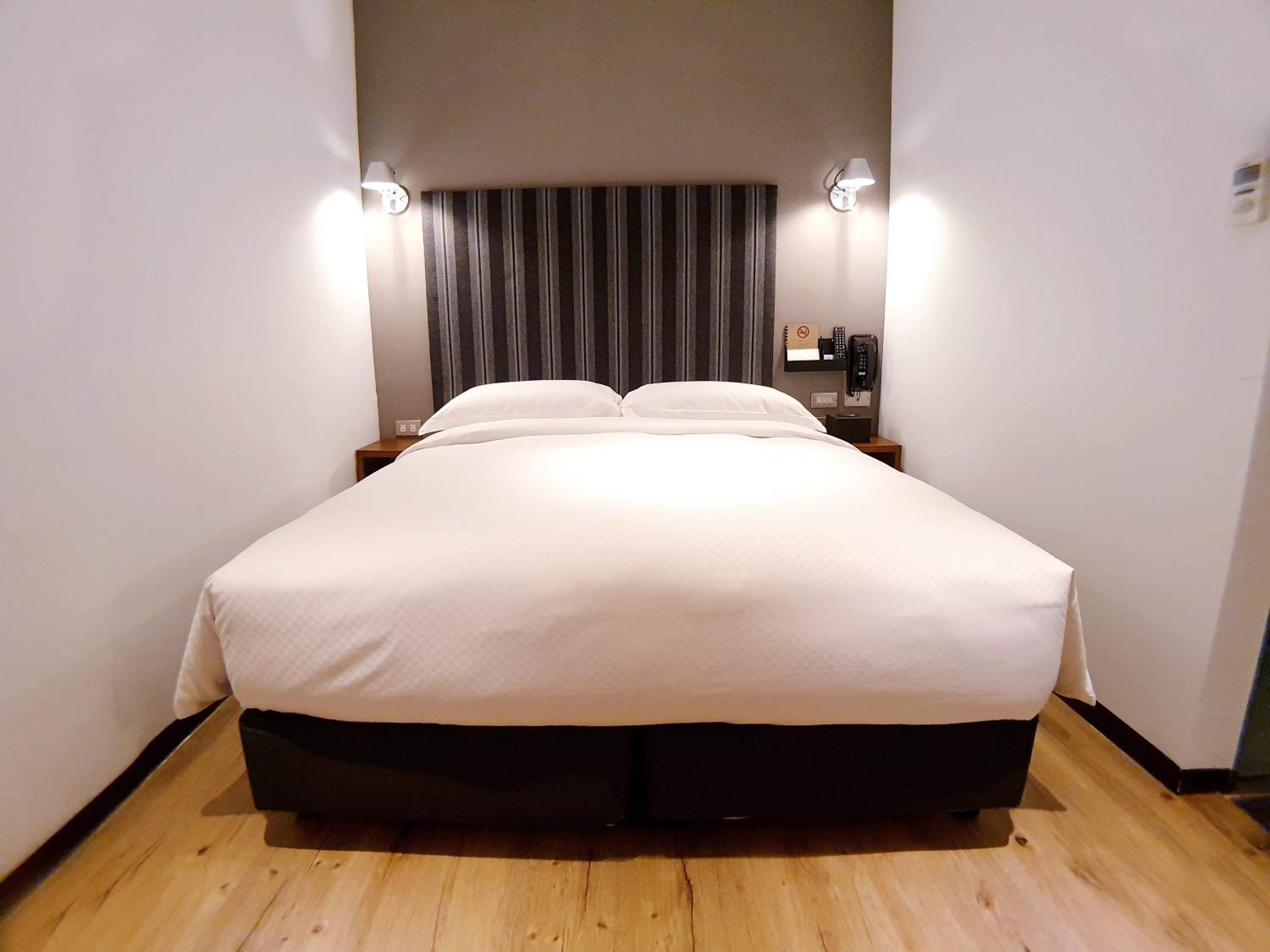 Elegant Double Room - Photo 9