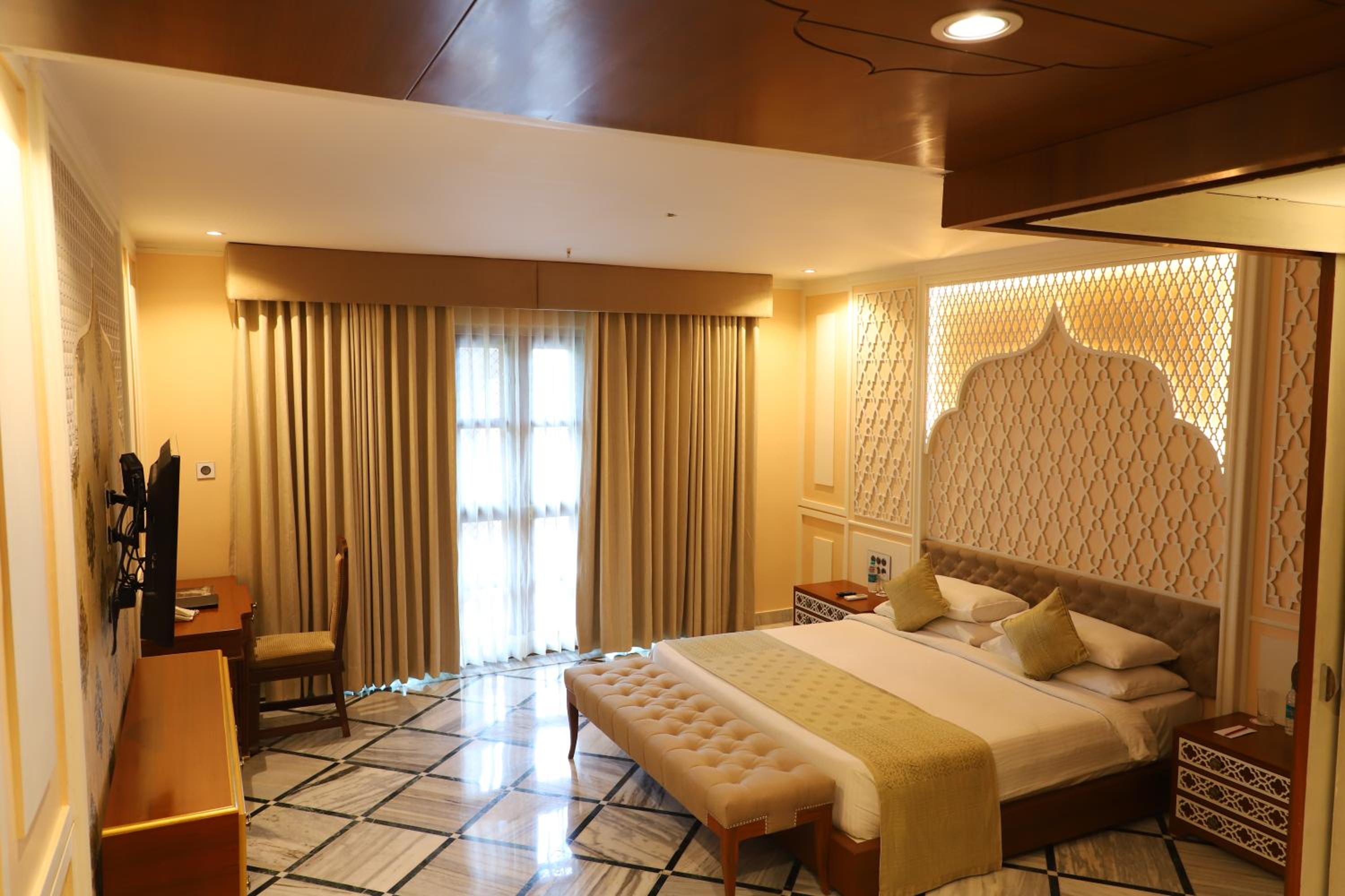 Luxury Room with Sitout - Photo 1