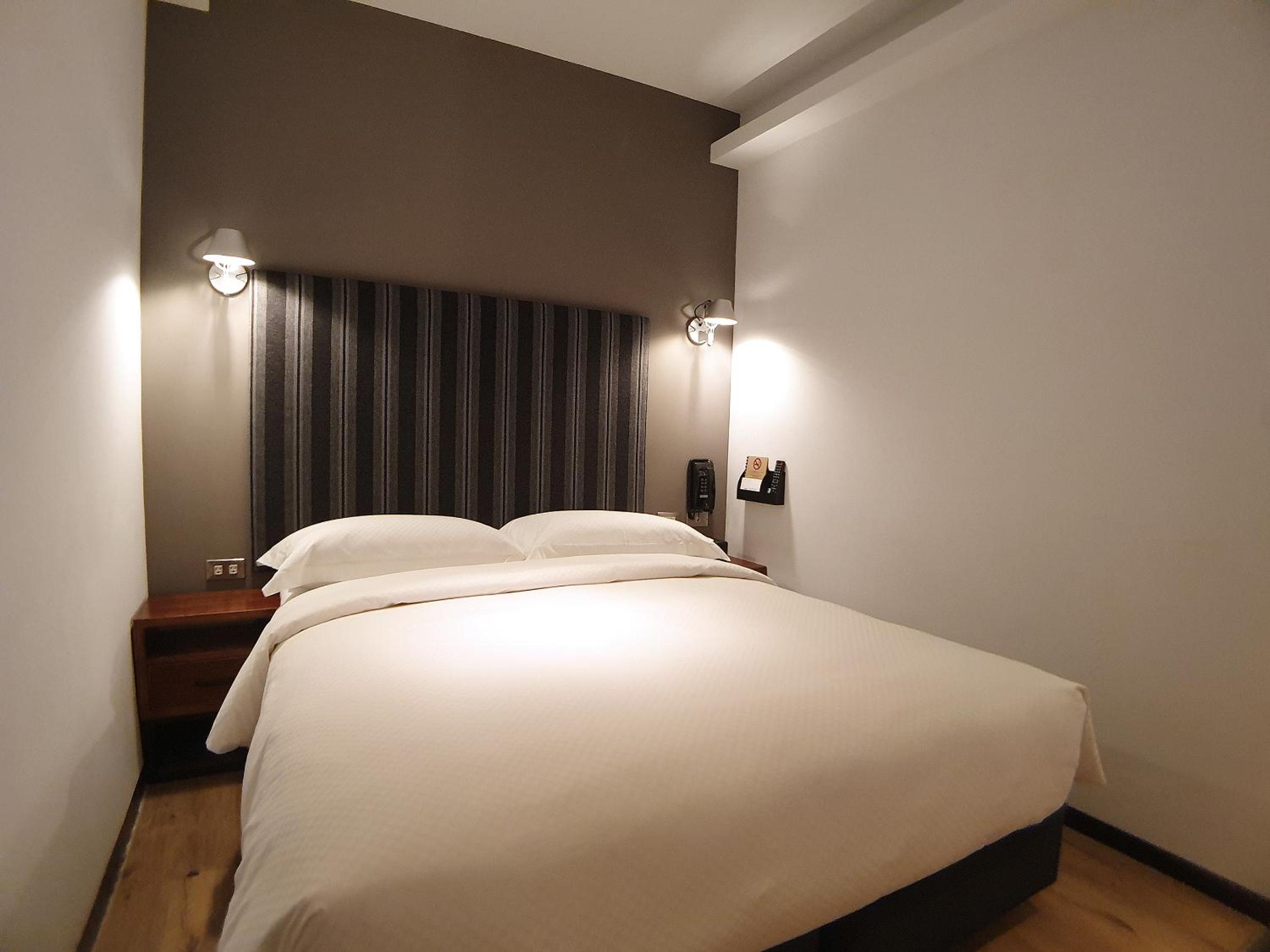 Elegant Double Room - Photo 12