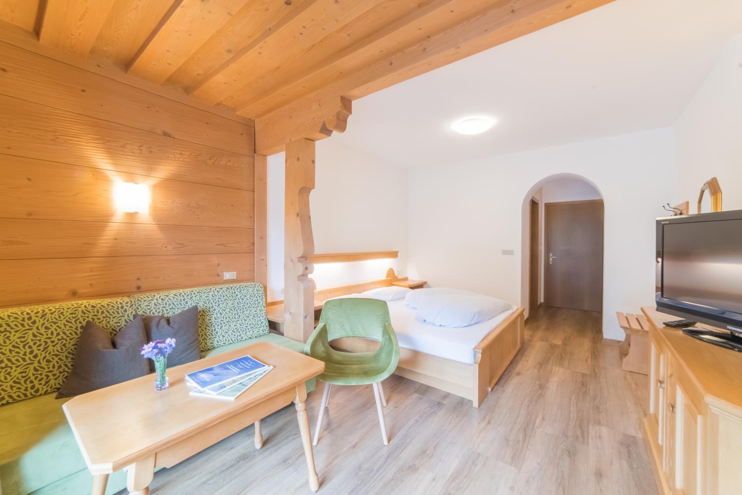 Double Room with Balcony - Photo 1