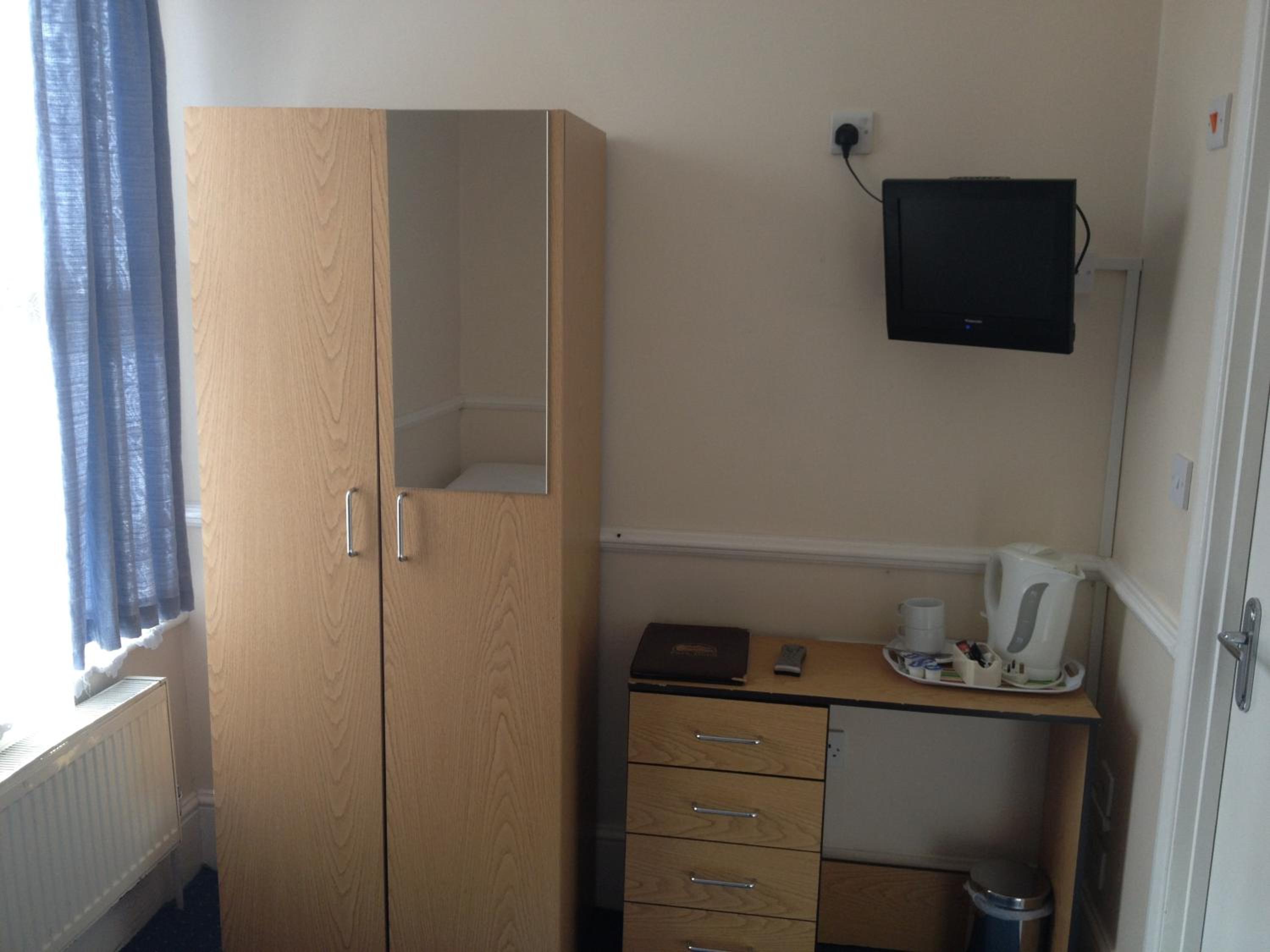 Single Room photo 2