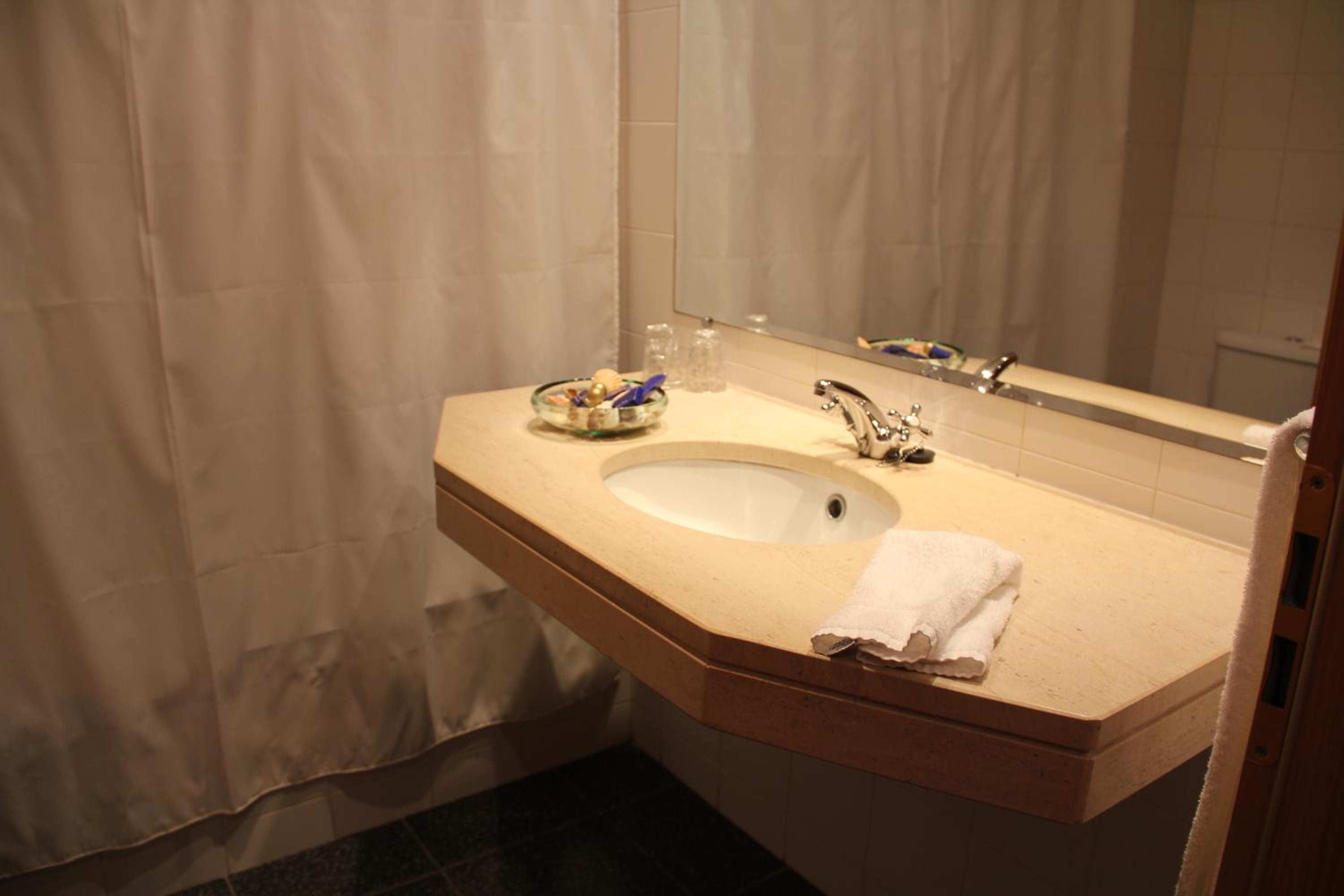 Standard Twin Room photo 3
