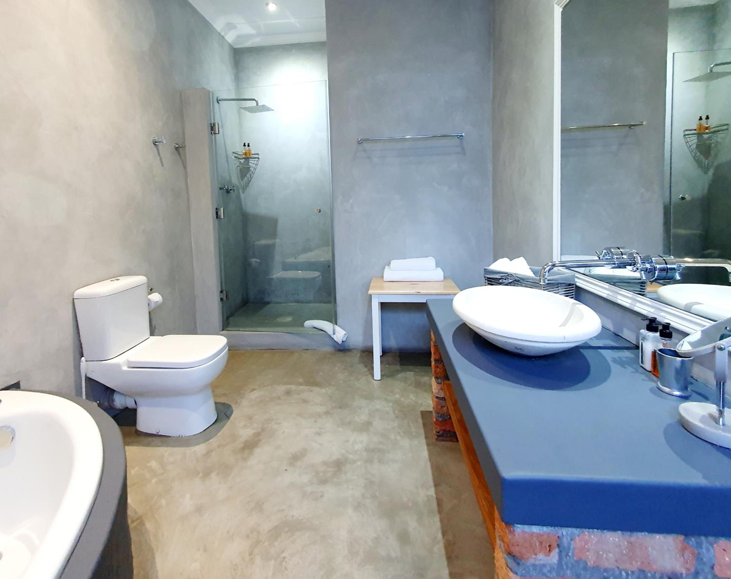 Luxury Double or Twin Room photo 2