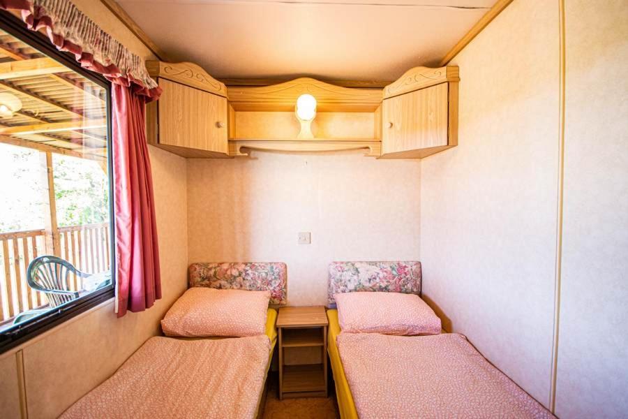 Mobile Home photo 2