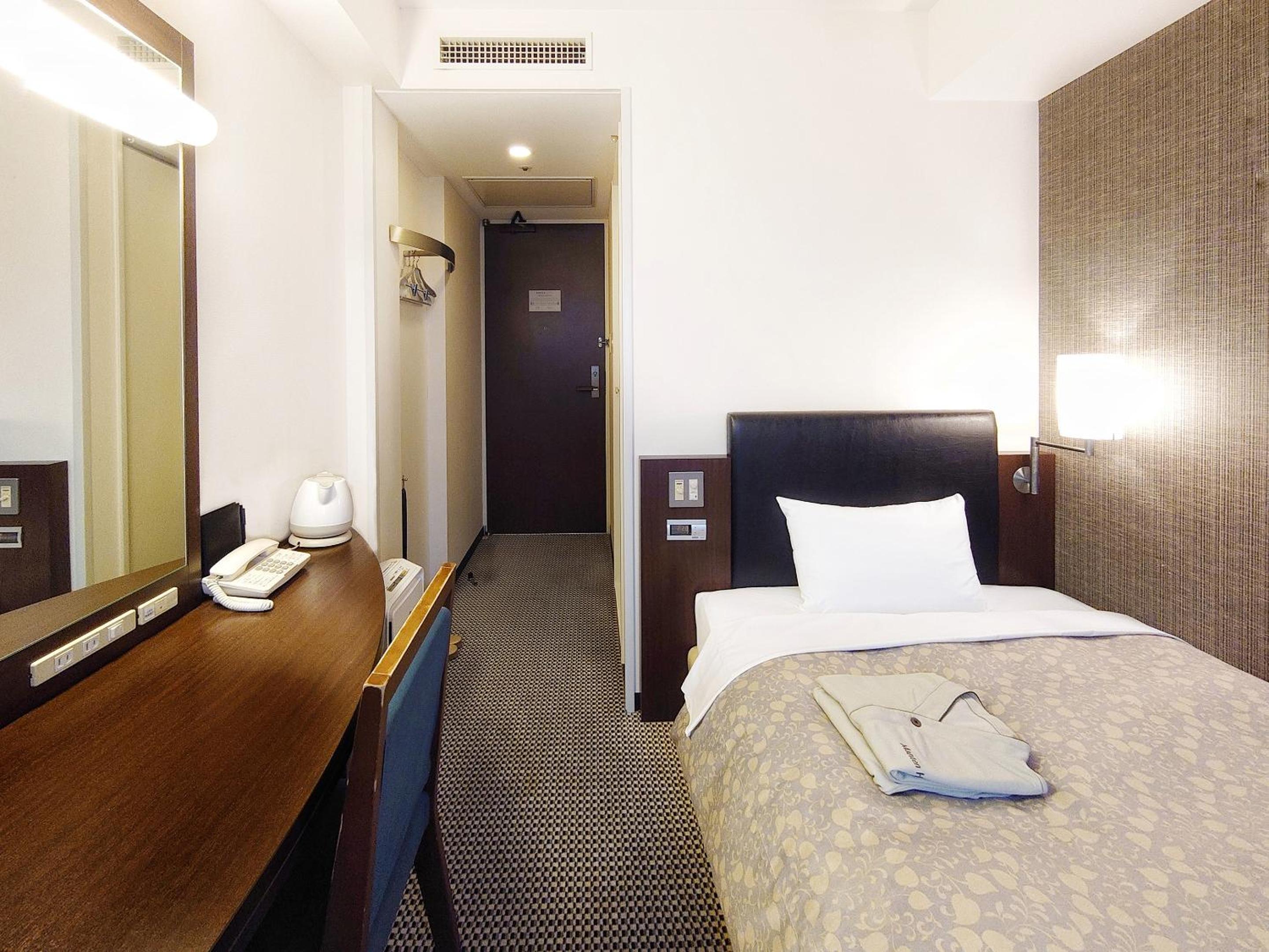 Single Room - Non-Smoking photo 3