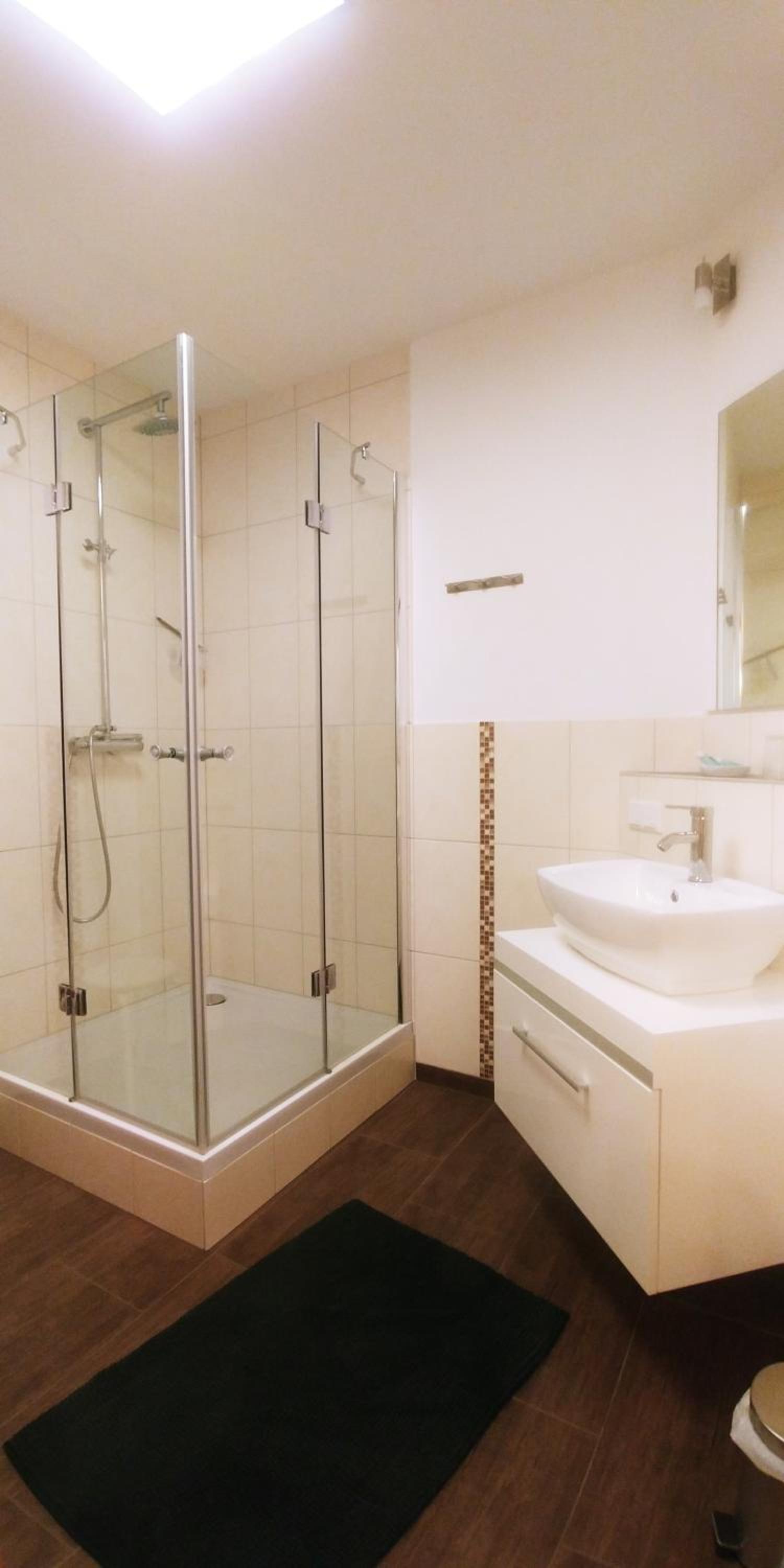 Double Room with Private Bathroom - Photo 3
