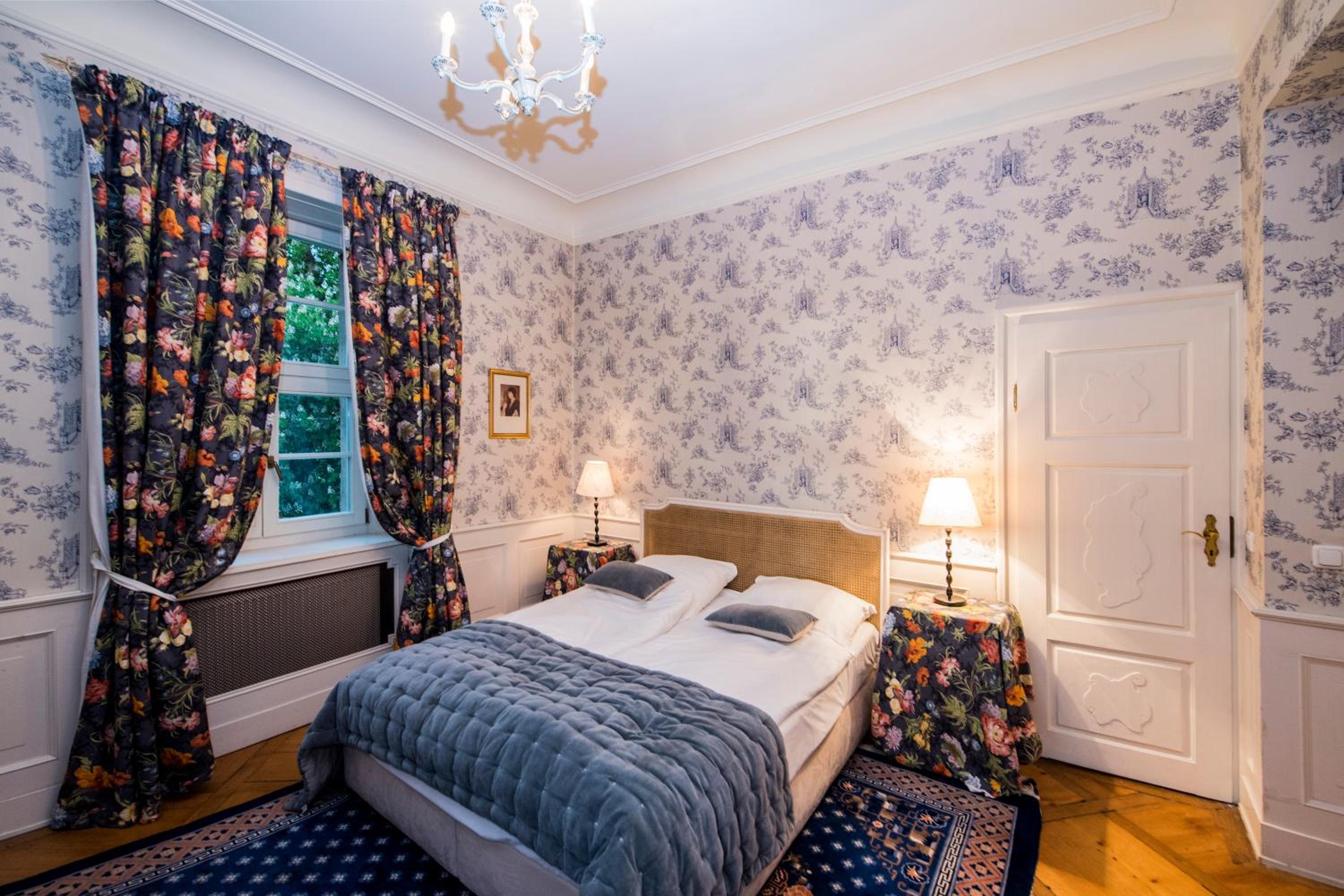Deluxe Double Room - Photo 13