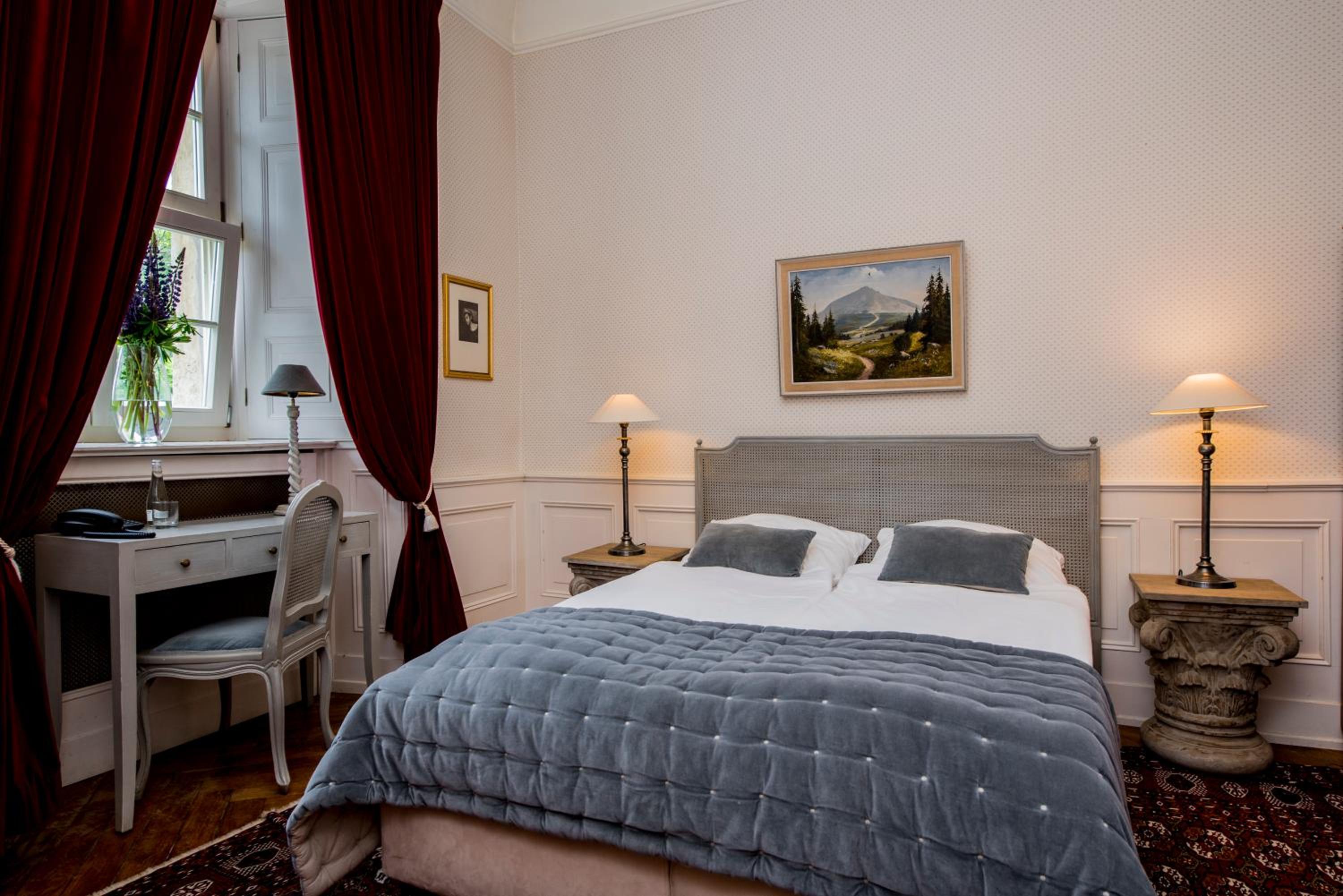 Deluxe Double Room - Photo 9