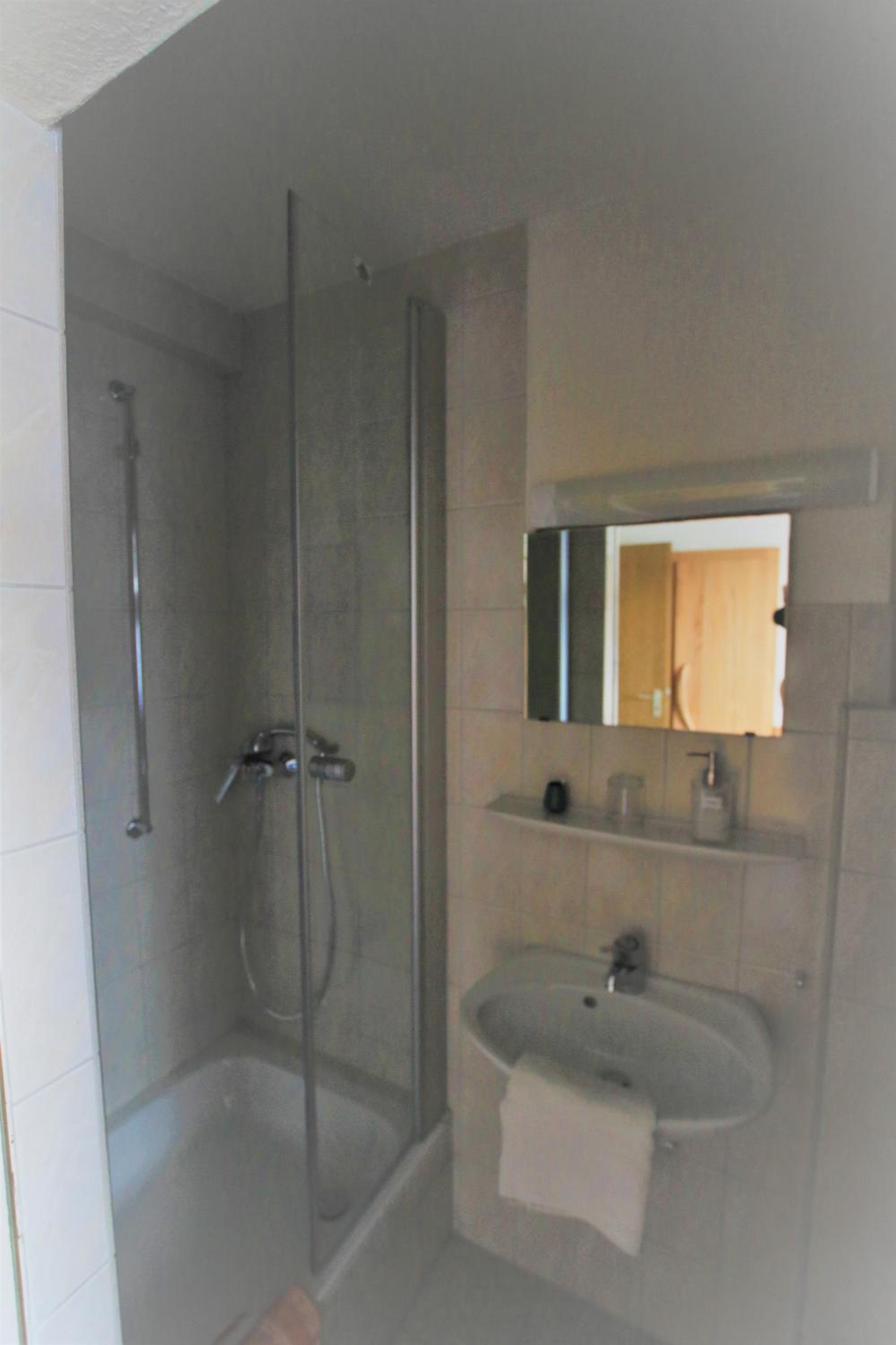 Double or Twin Room with Shower - Photo 13