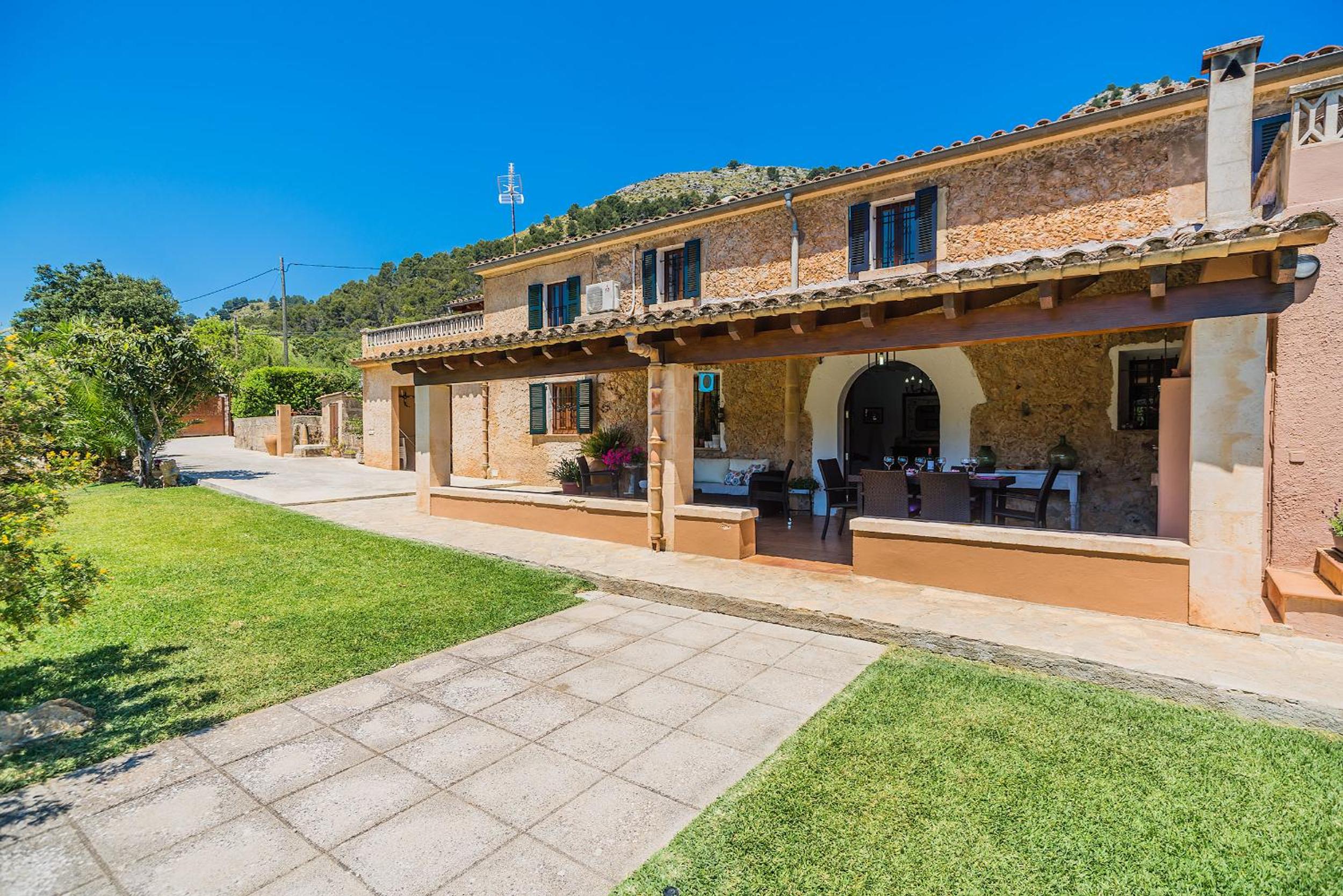 Three-Bedroom Villa photo 2