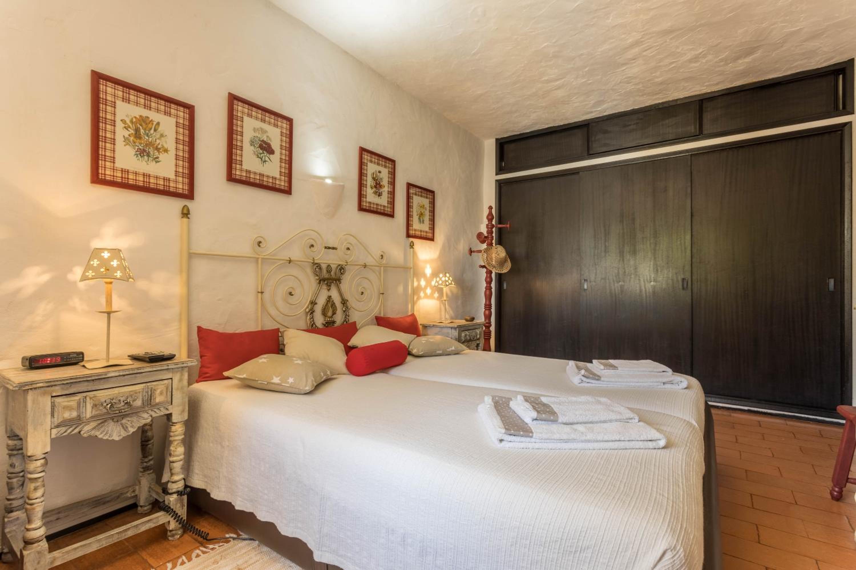 Villa with Garden View - Photo 24