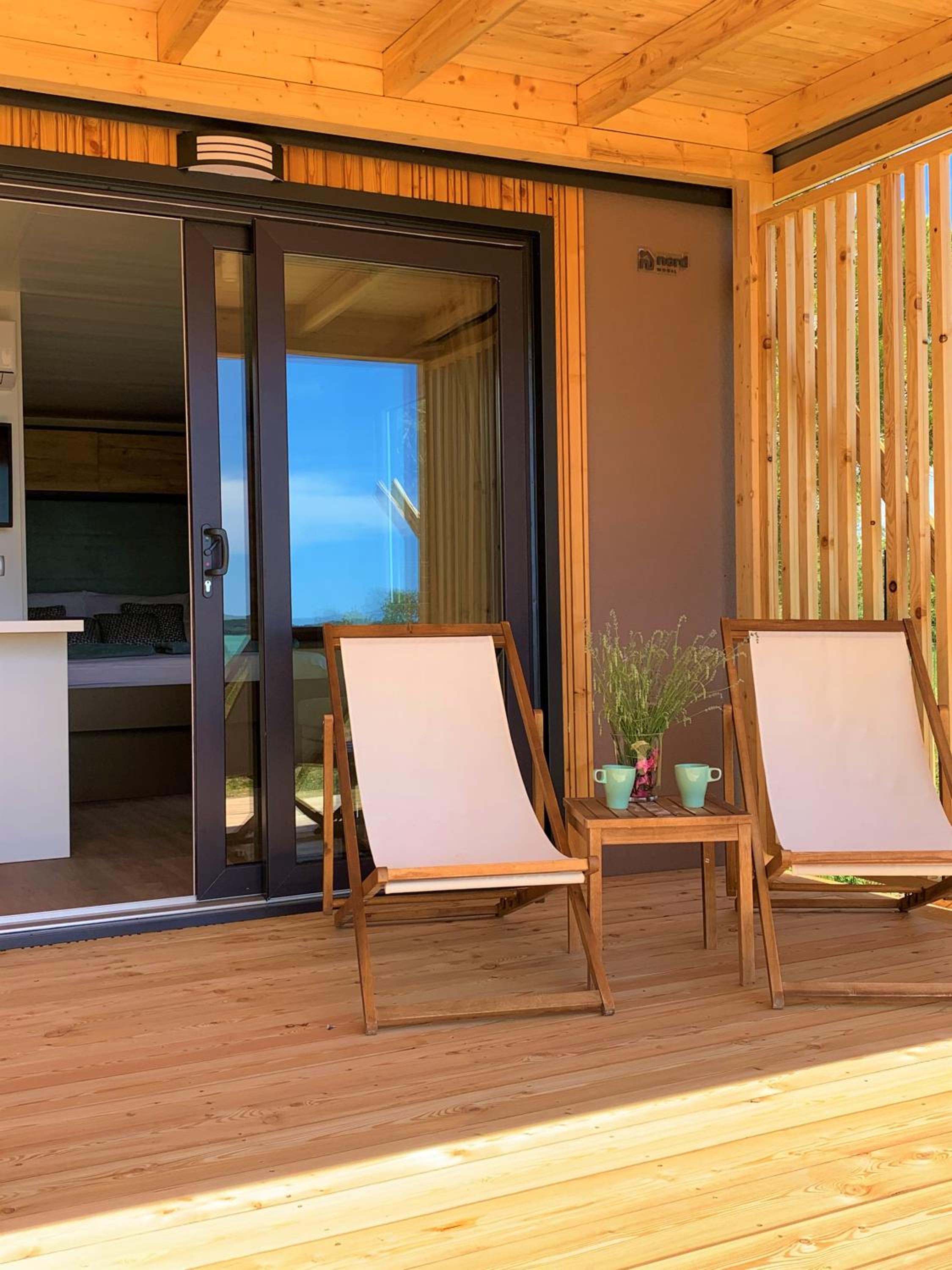 One-Bedroom Mobile home 2+2 with Terrace and Lake View - Photo 4