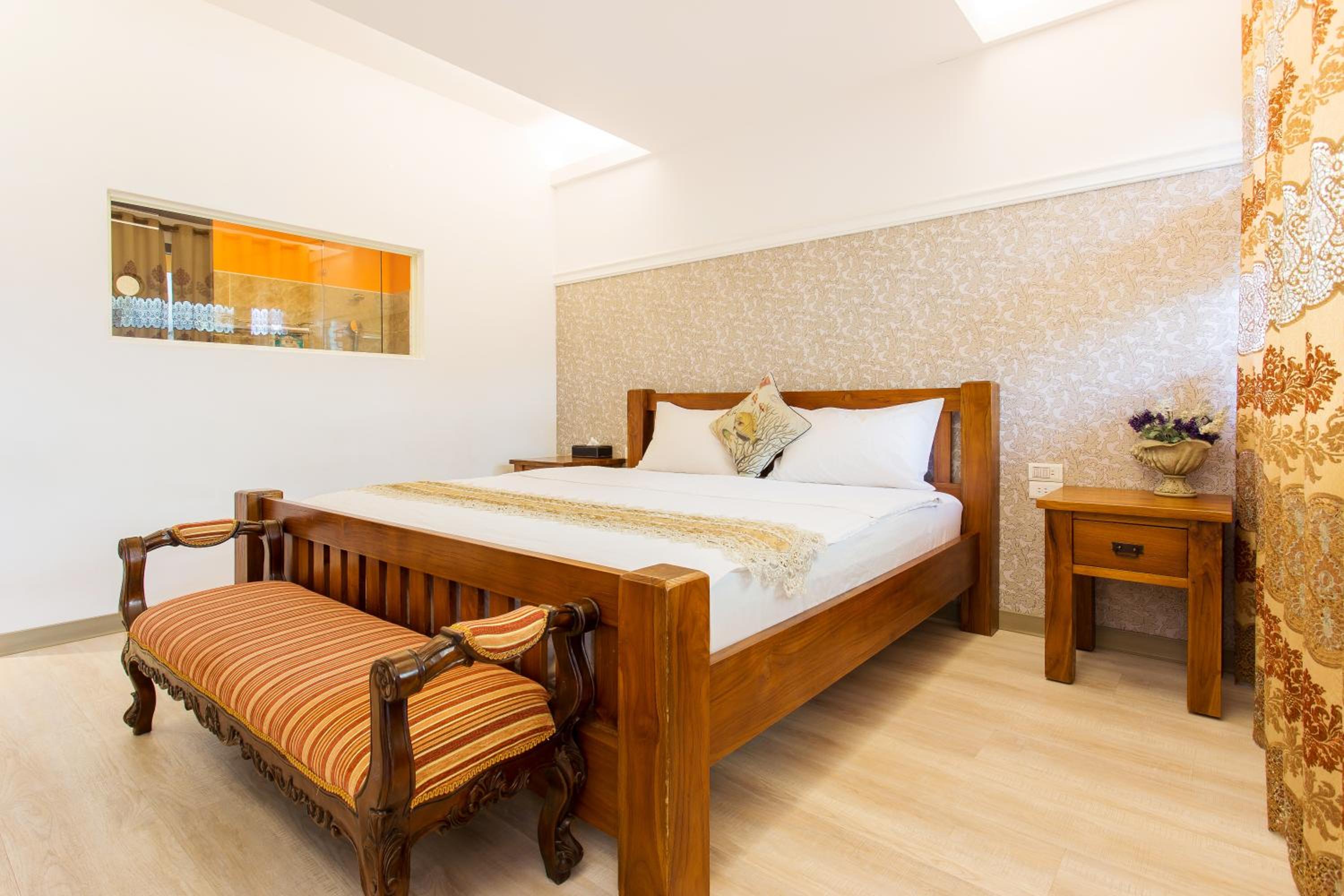 Queen Room
