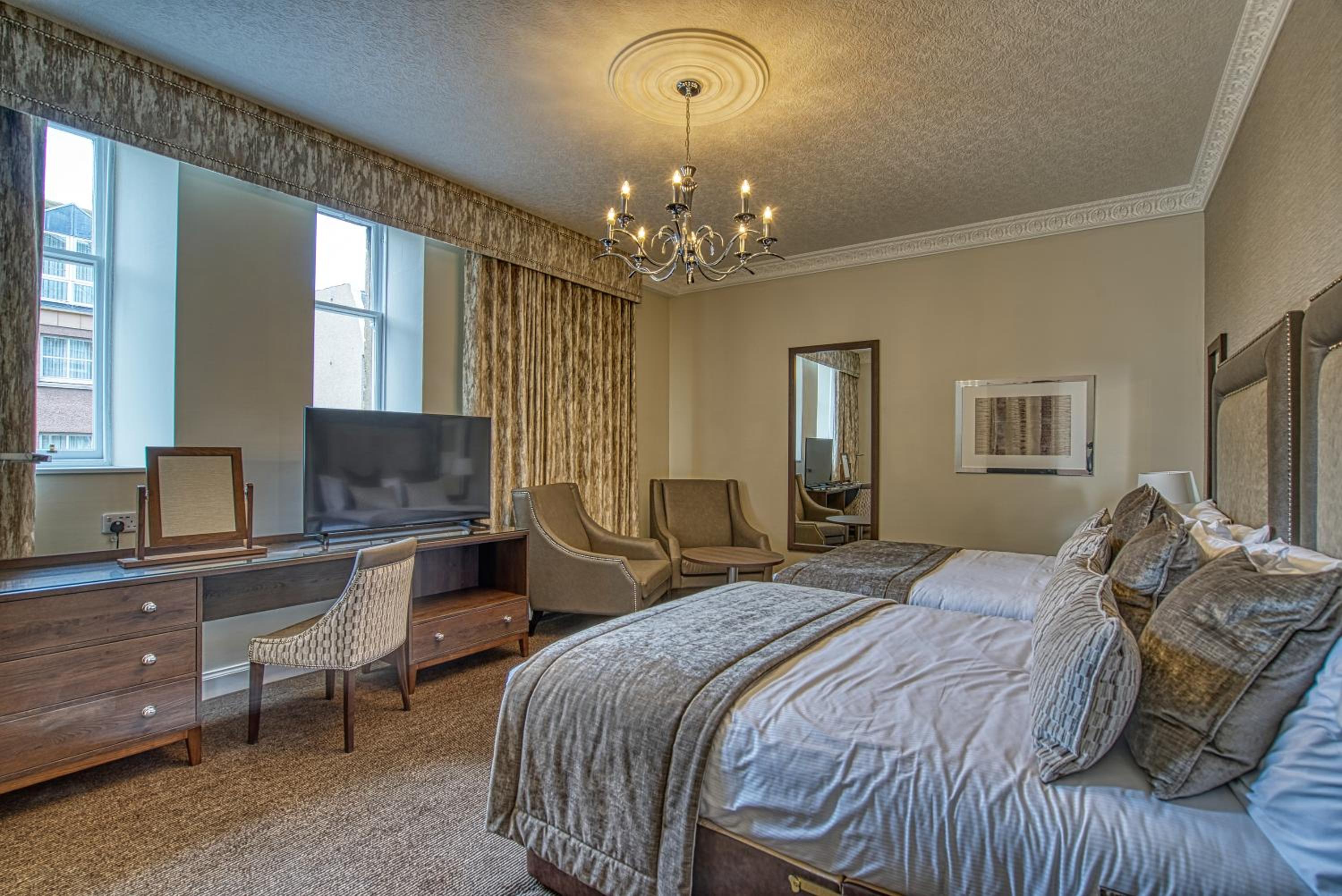 Family Room - Photo 9