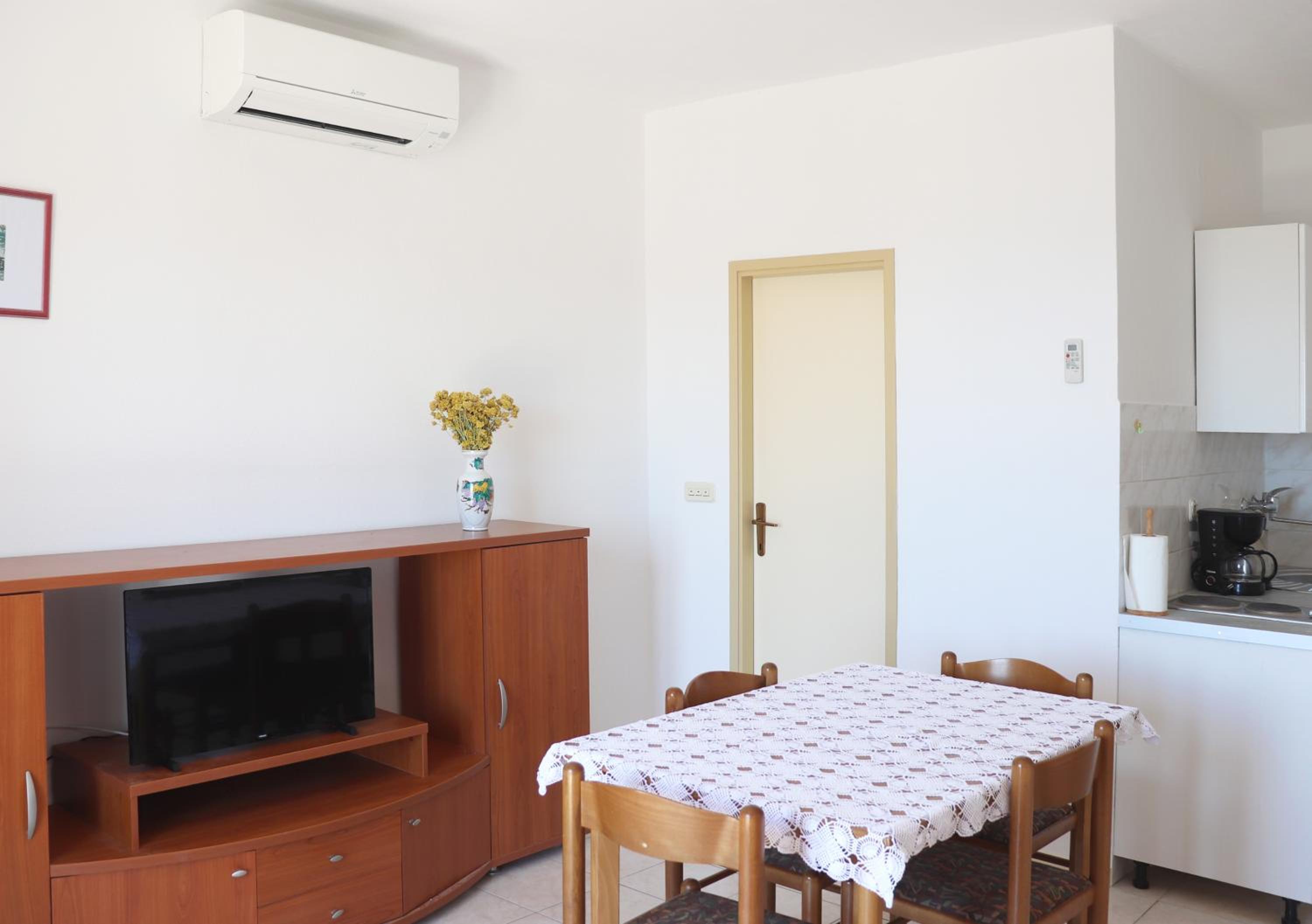 One-Bedroom Apartment with Balcony photo 3