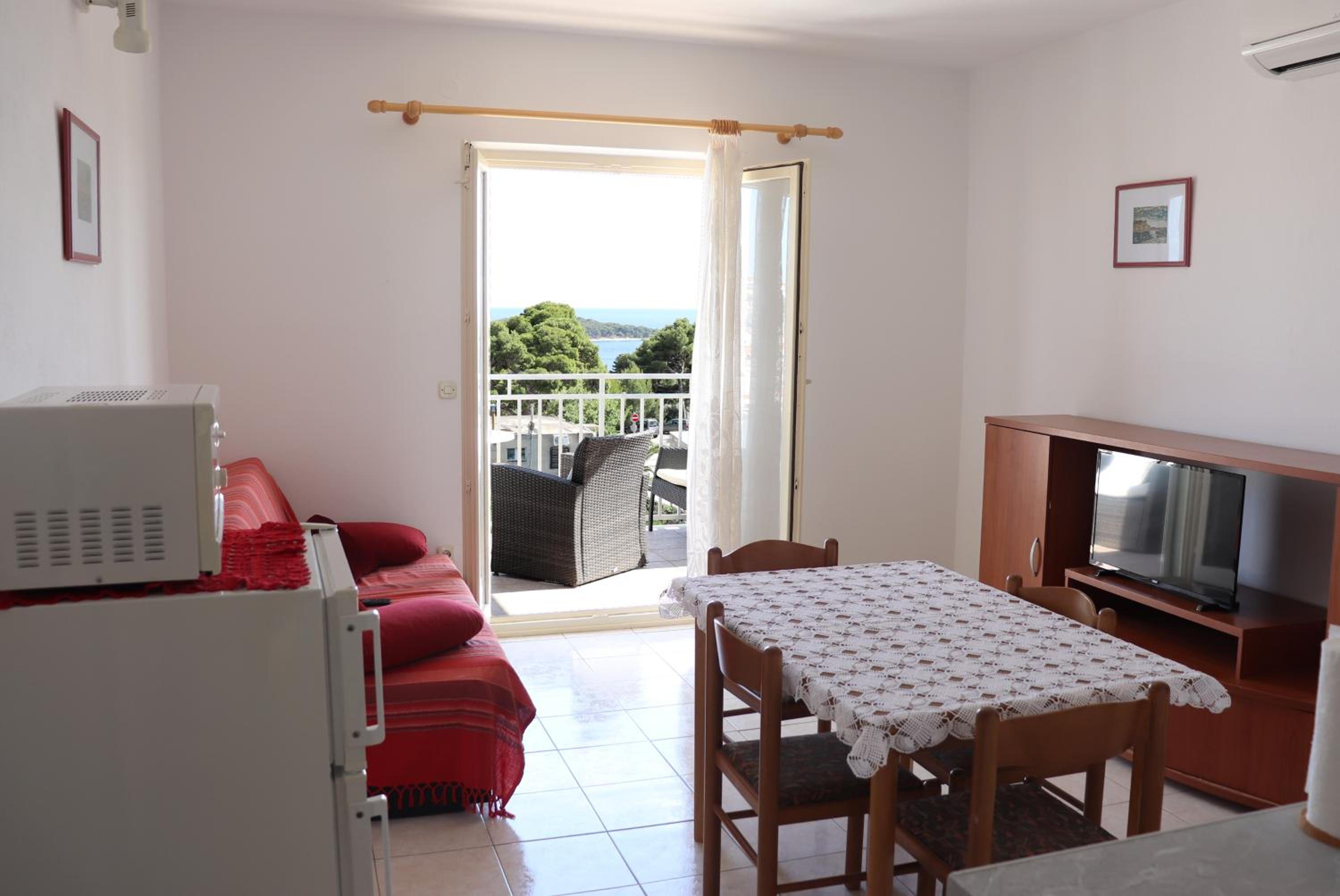 One-Bedroom Apartment with Balcony photo 2
