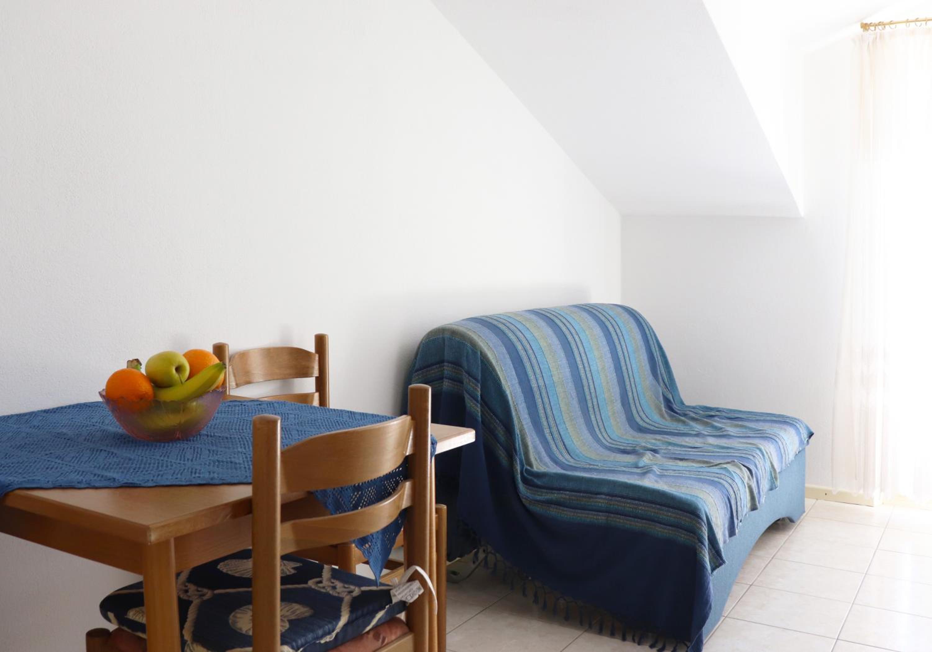 One-Bedroom Apartment - Attic photo 2