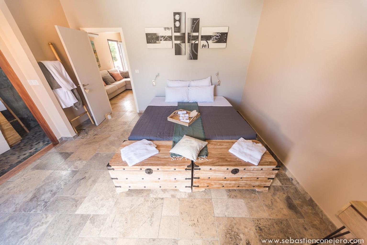 Two-Bedroom Apartment with Mountain View photo 1