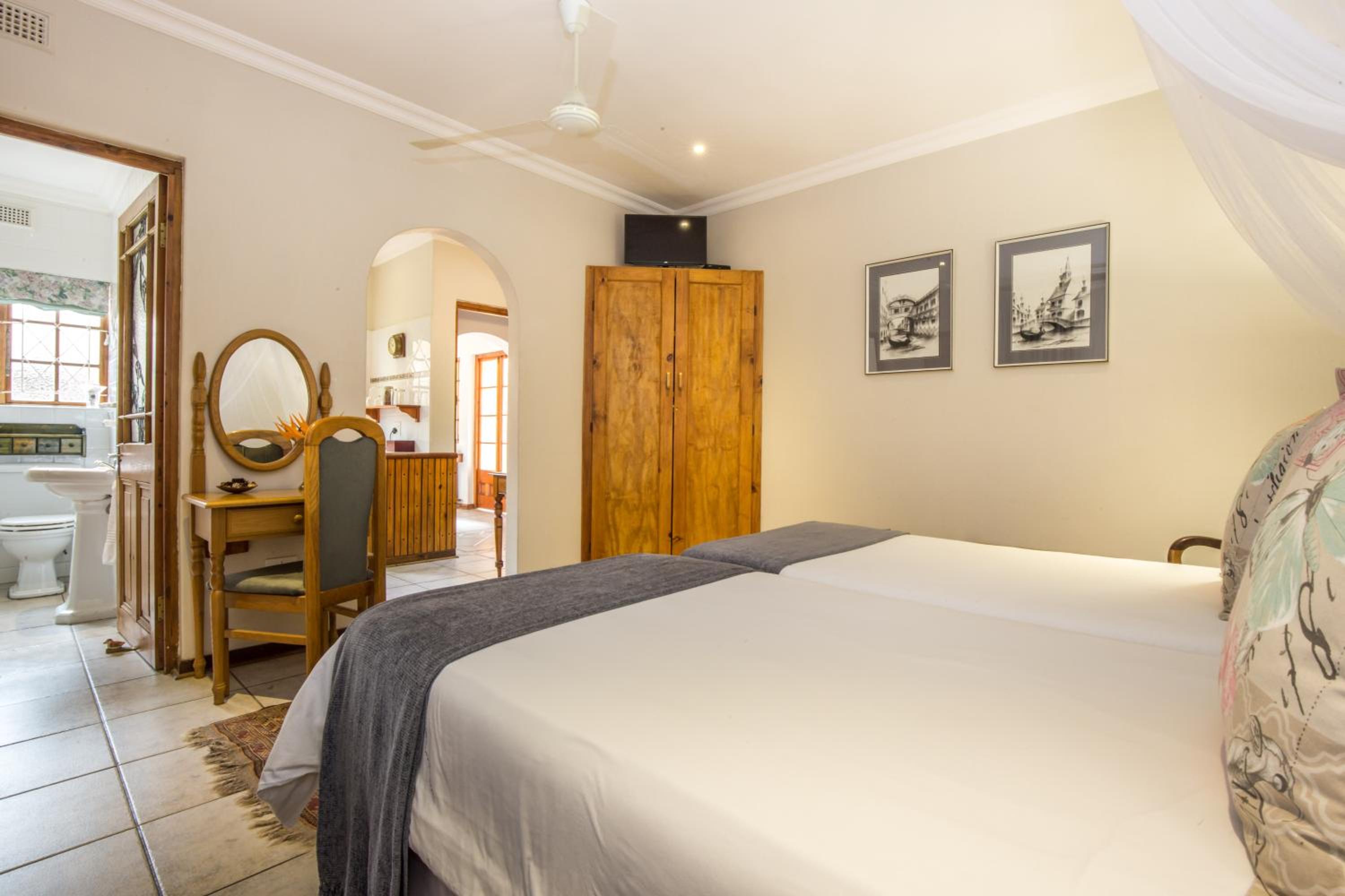 Luxury Double or Twin Room - Photo 3
