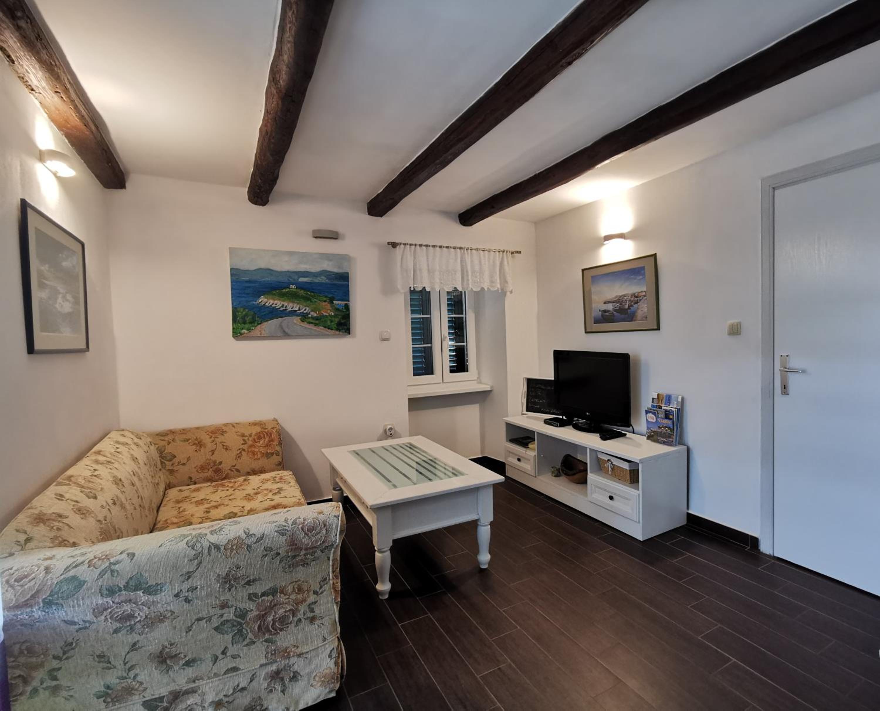 Apartment - Split Level - Photo 10