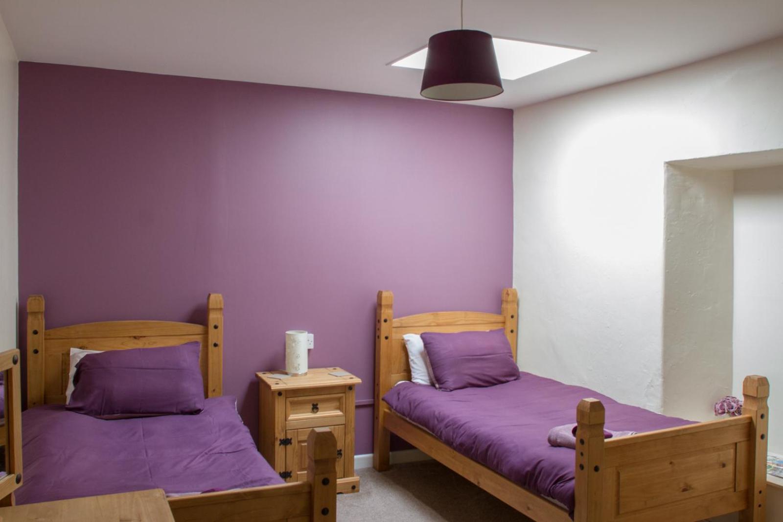 Standard Twin Room with Shared Bathroom photo 2