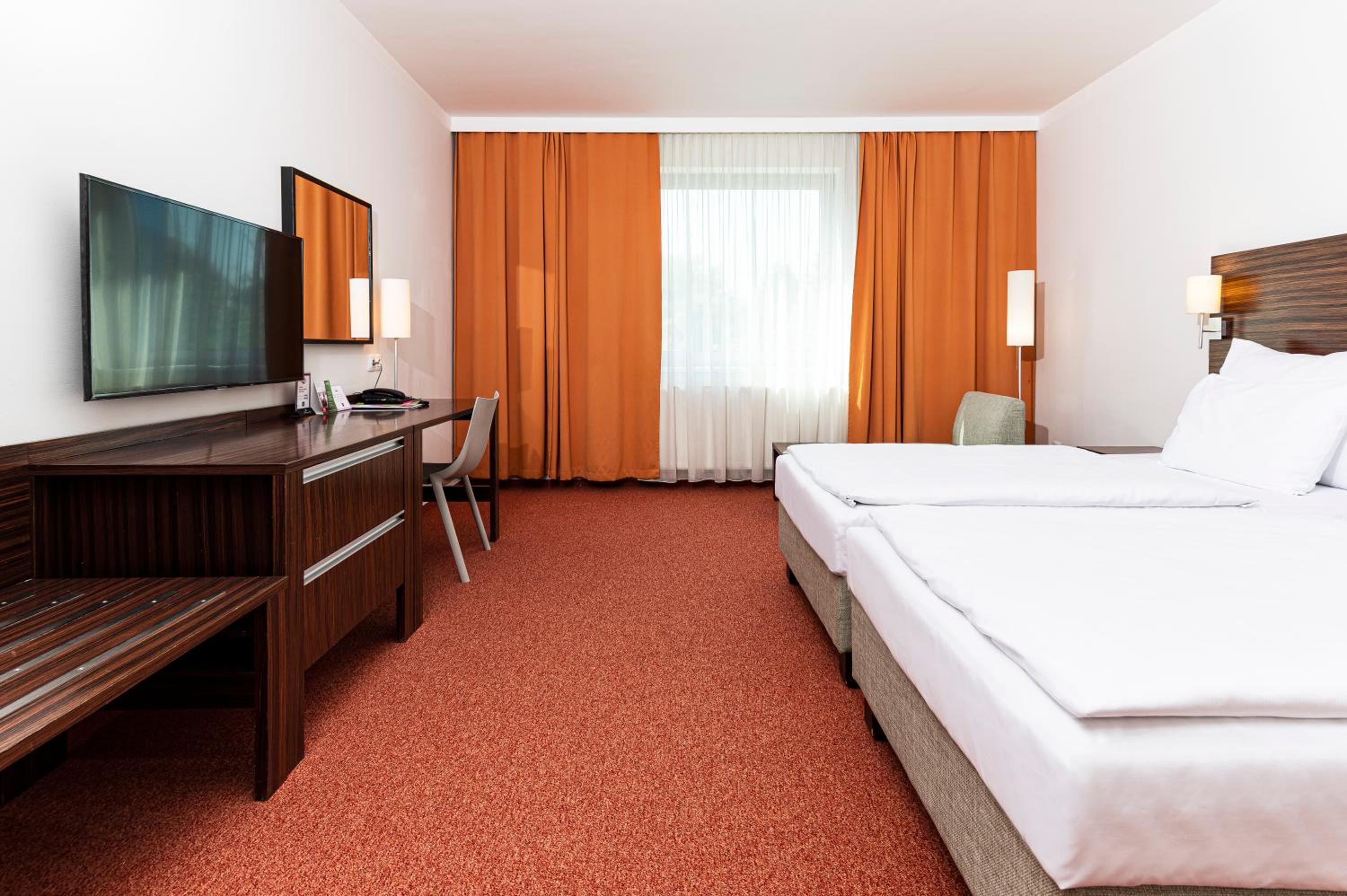 Double or Twin Room - Photo 4