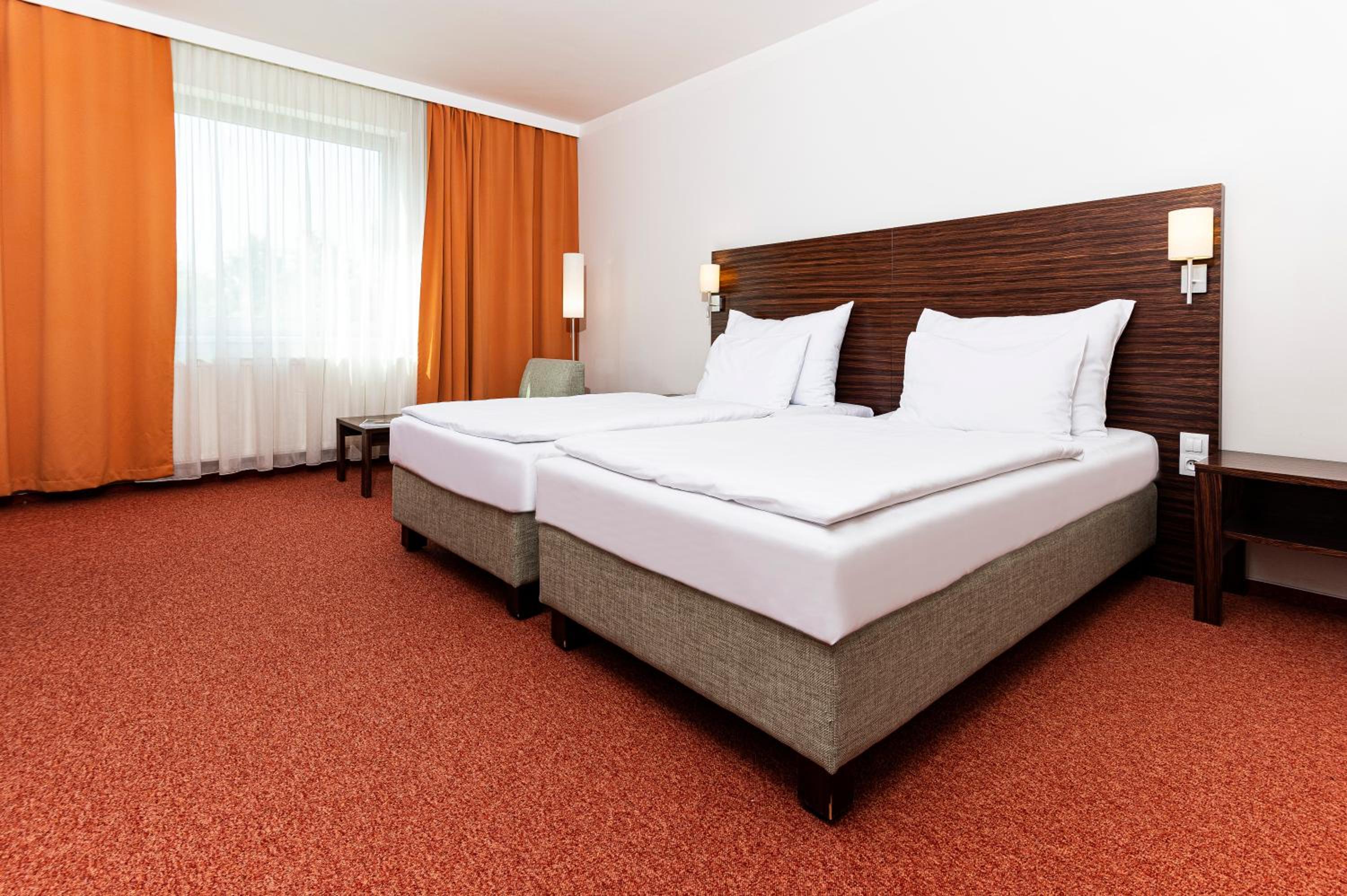 Double or Twin Room - Photo 5