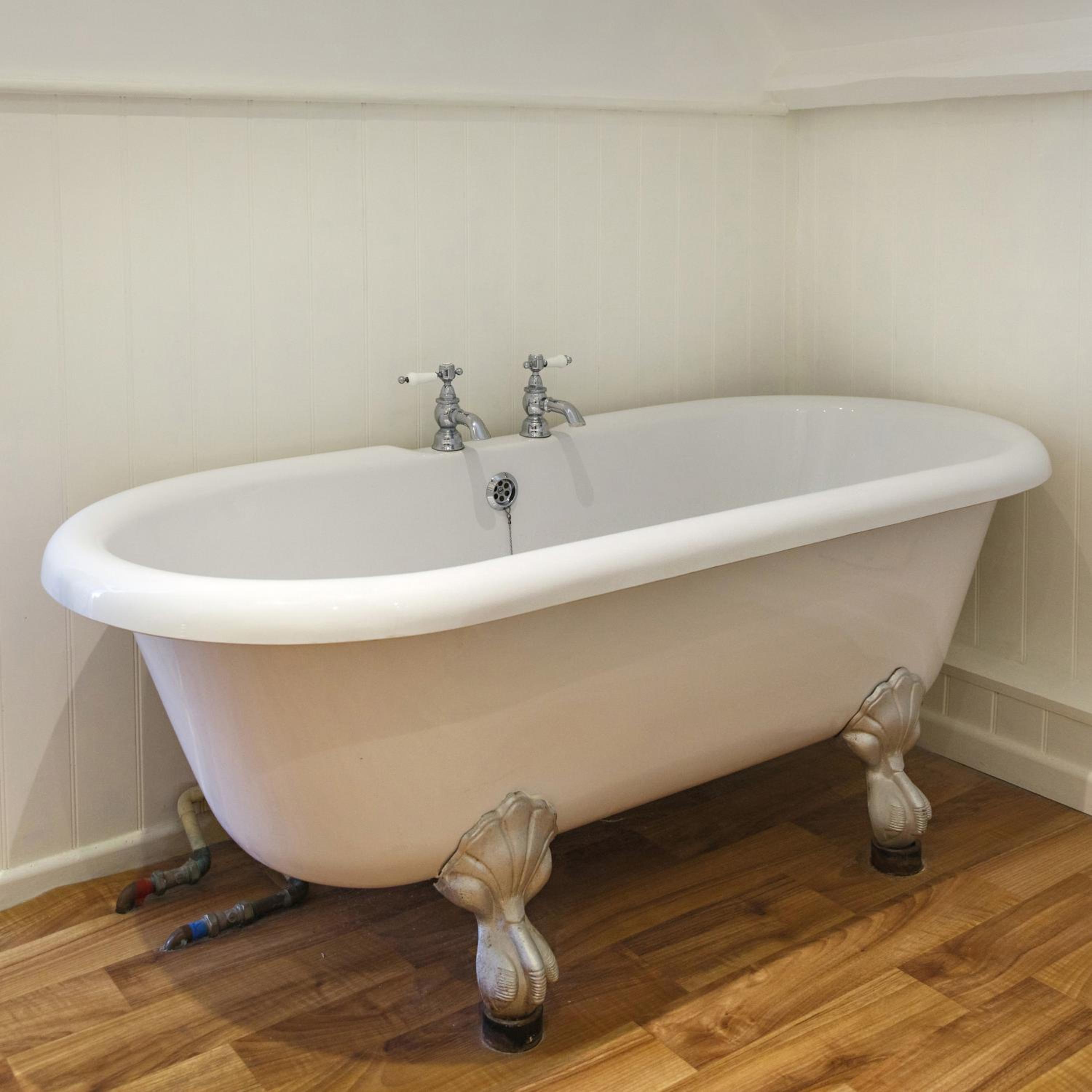 Family Room with Private Bathroom - Photo 6
