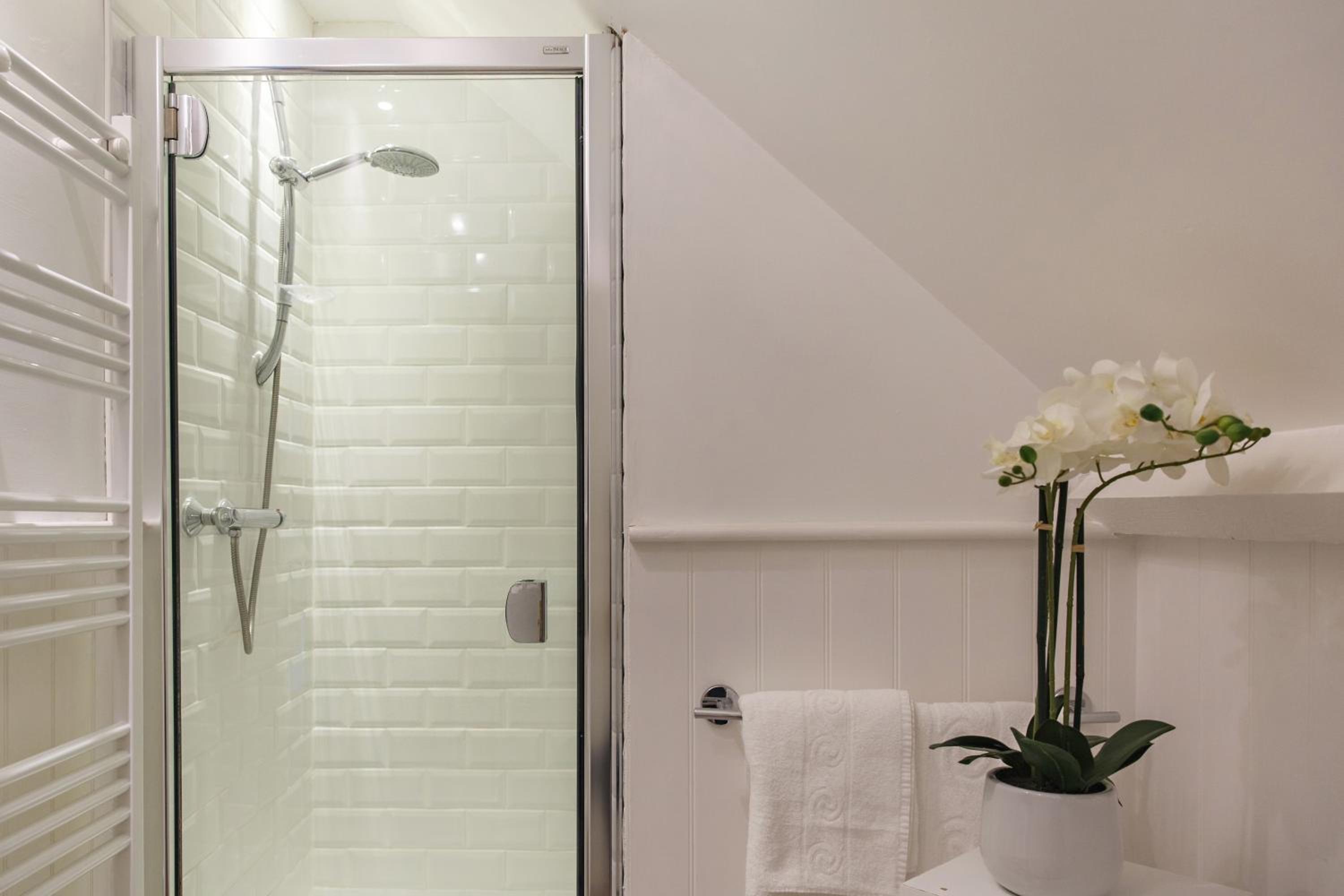 Double or Twin Room with Private External Bathroom photo 2