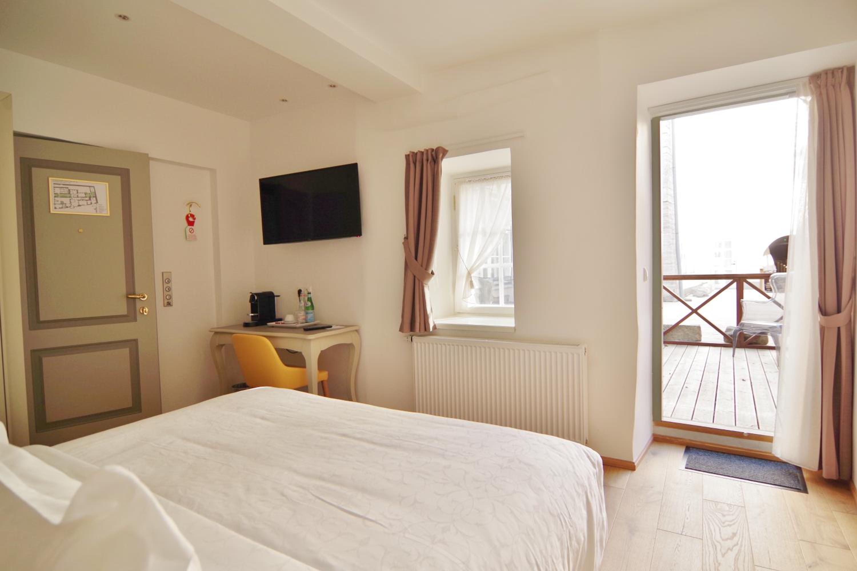 Deluxe Double or Twin Room photo 1