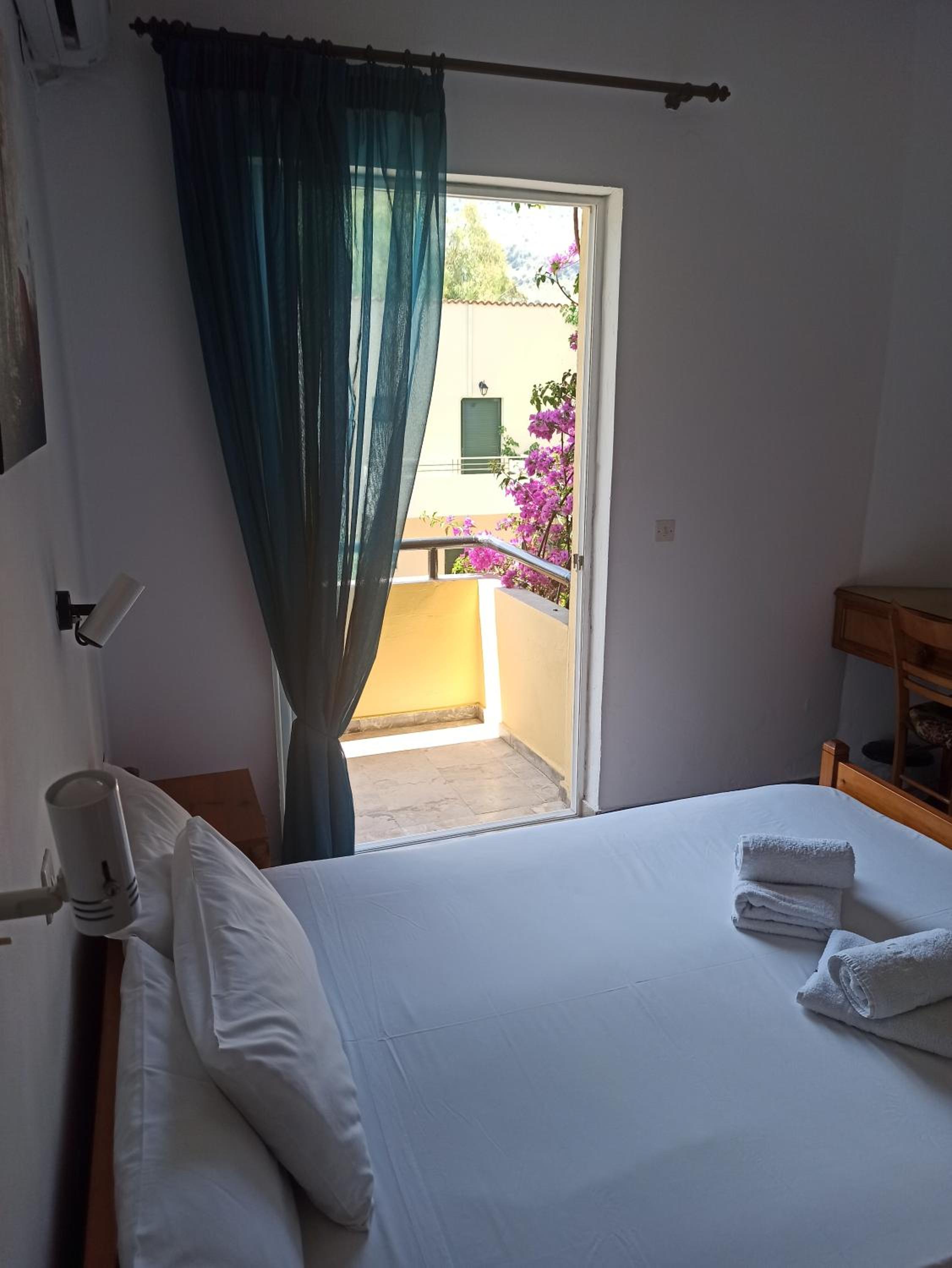 Double or Twin Room - Photo 17