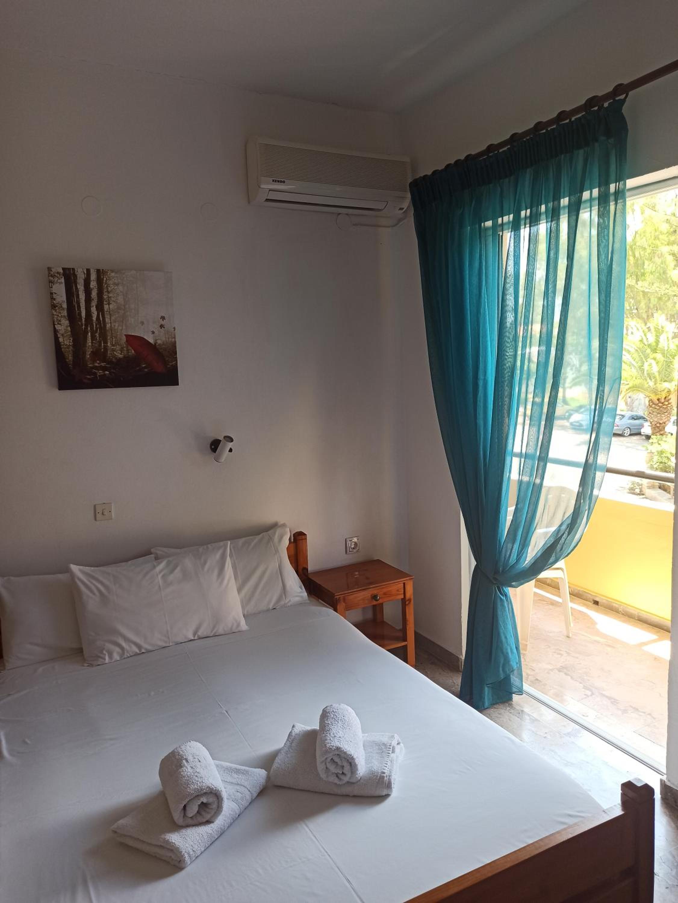 Double or Twin Room - Photo 15