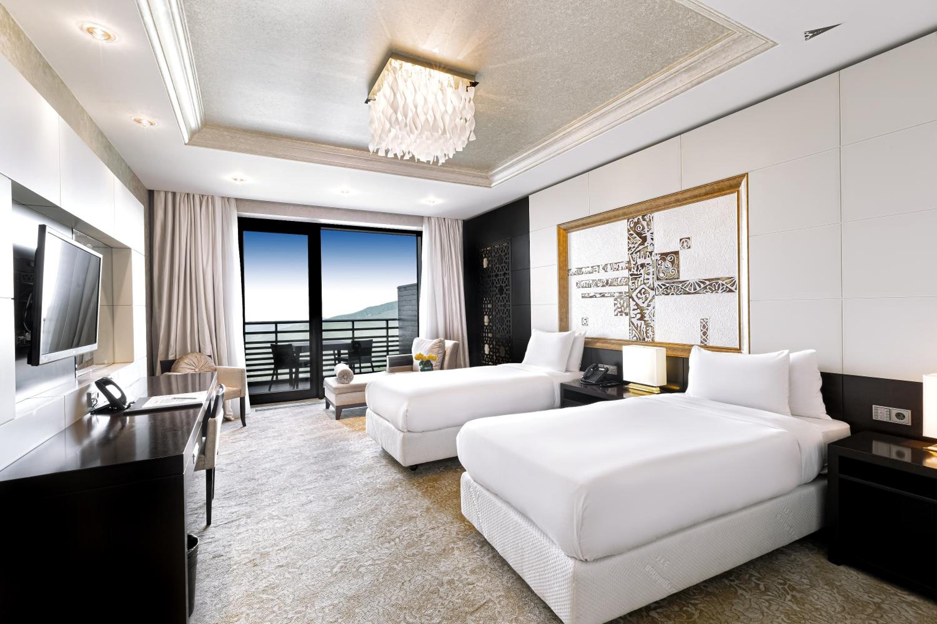 Twin Room with Mountain View