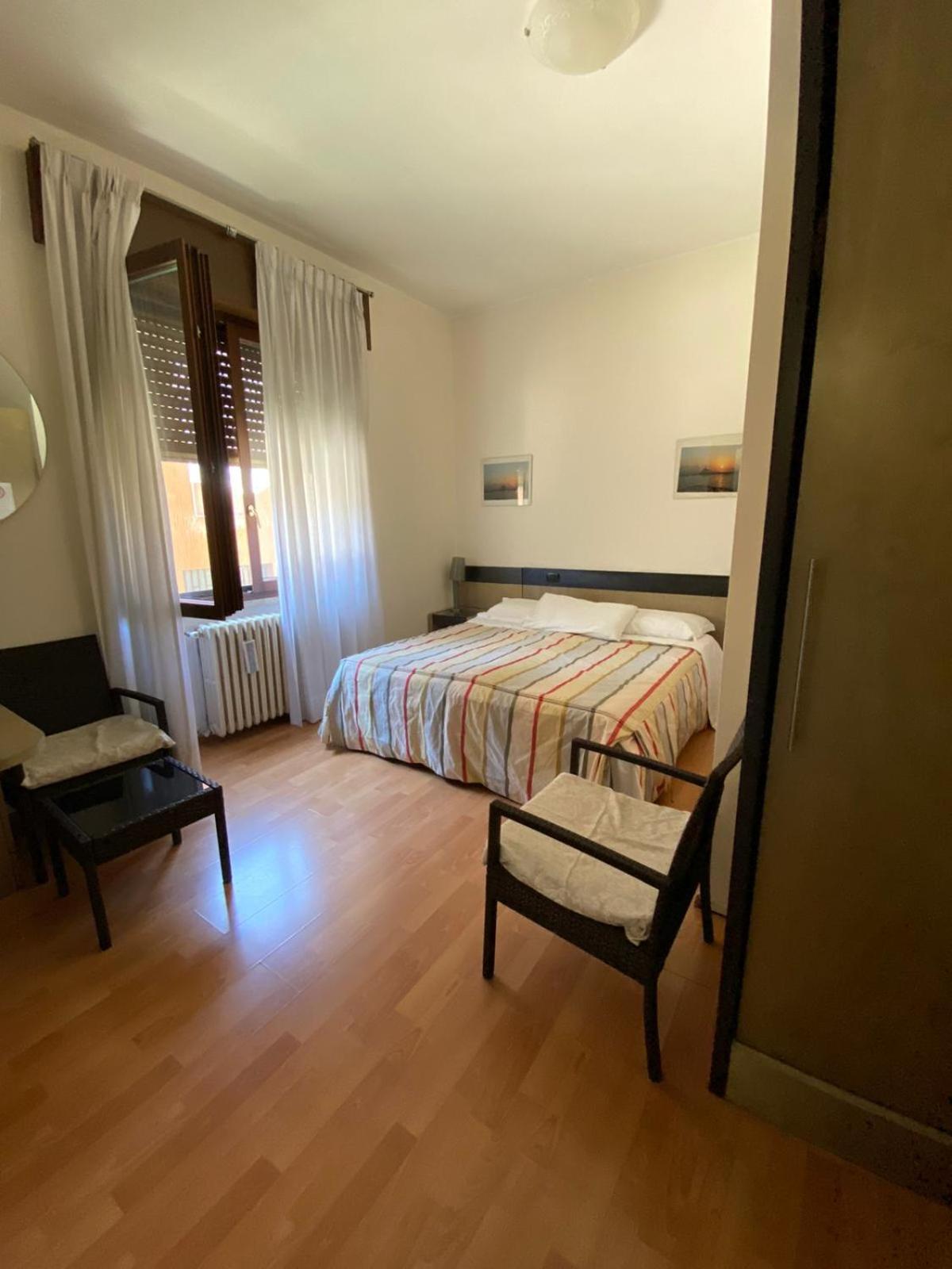 Double or Twin Room - Photo 1