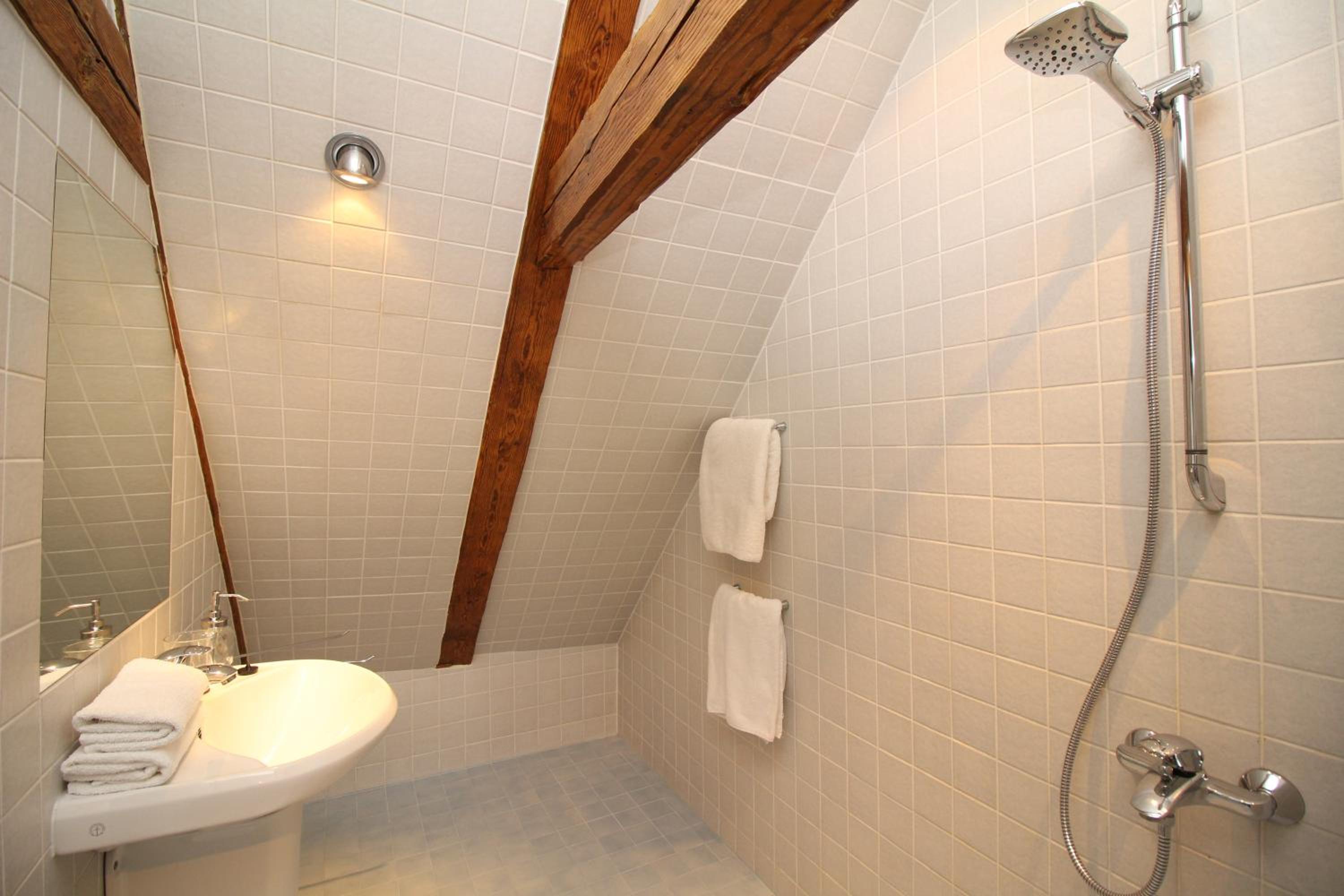 Two-Bedroom Deluxe Apartment with Balcony