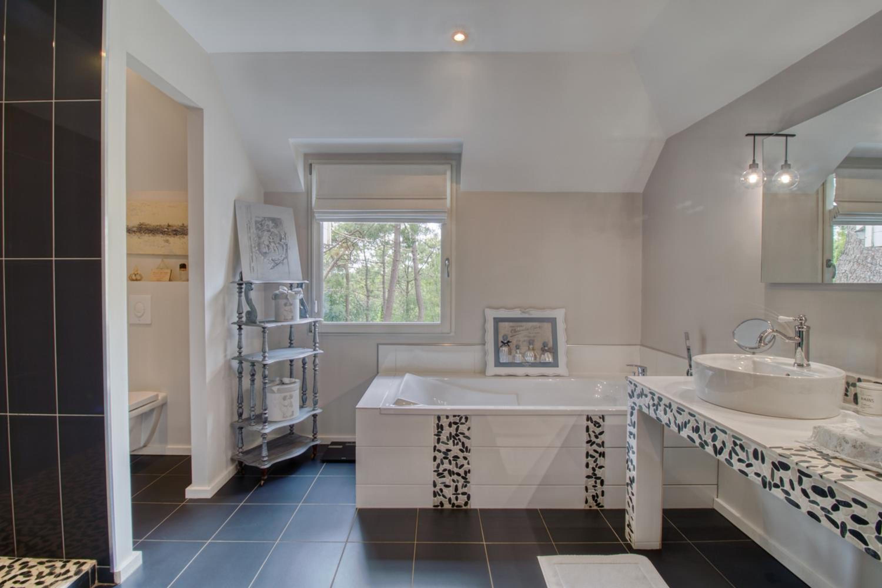 King Room with Balcony photo 3