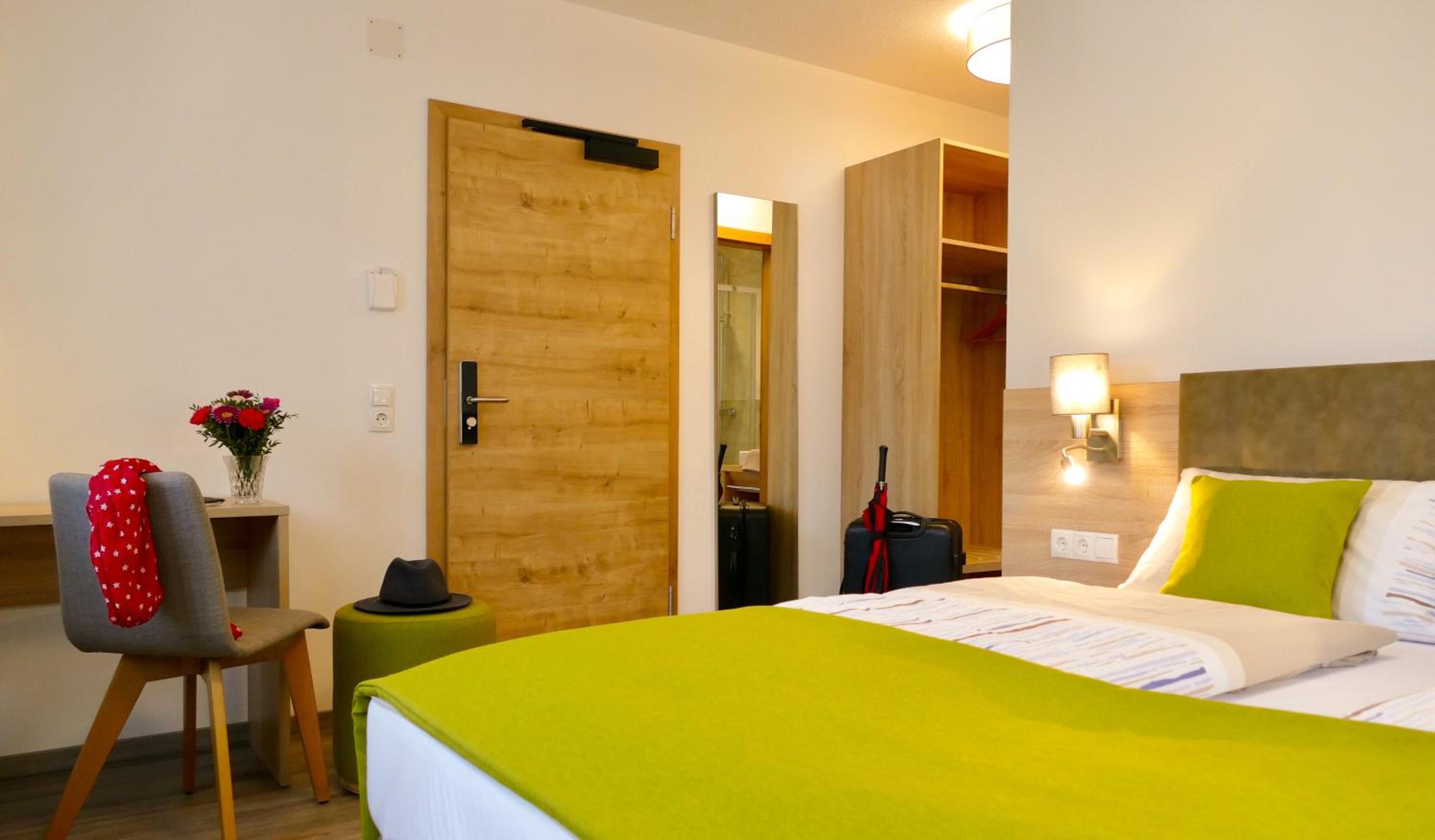 Standard Double Room - Photo 3