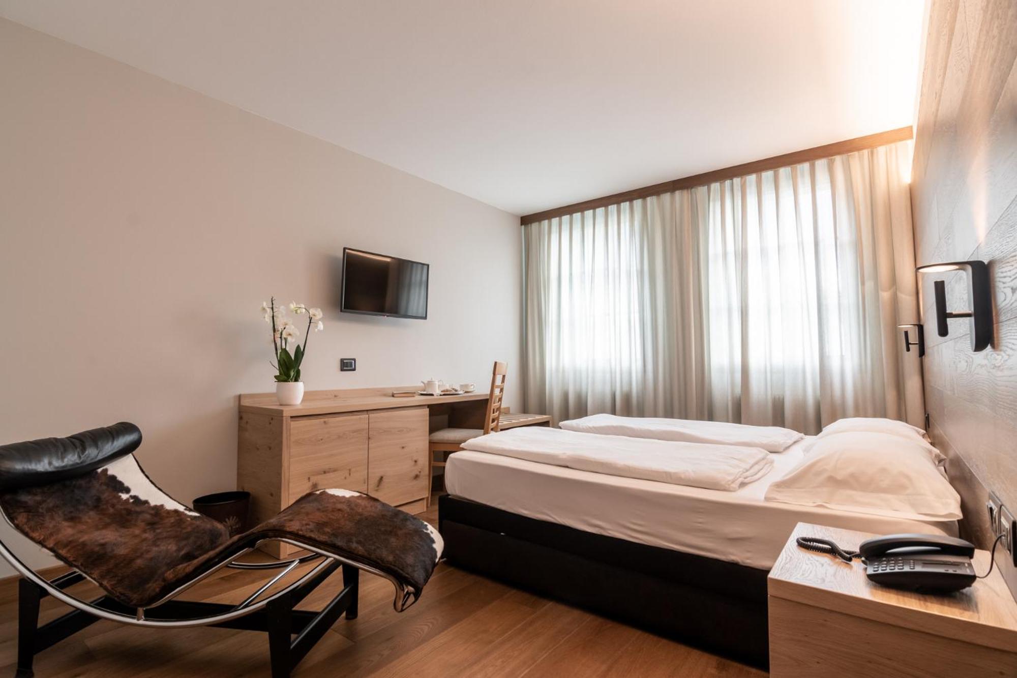 Double or Twin Room - Photo 2