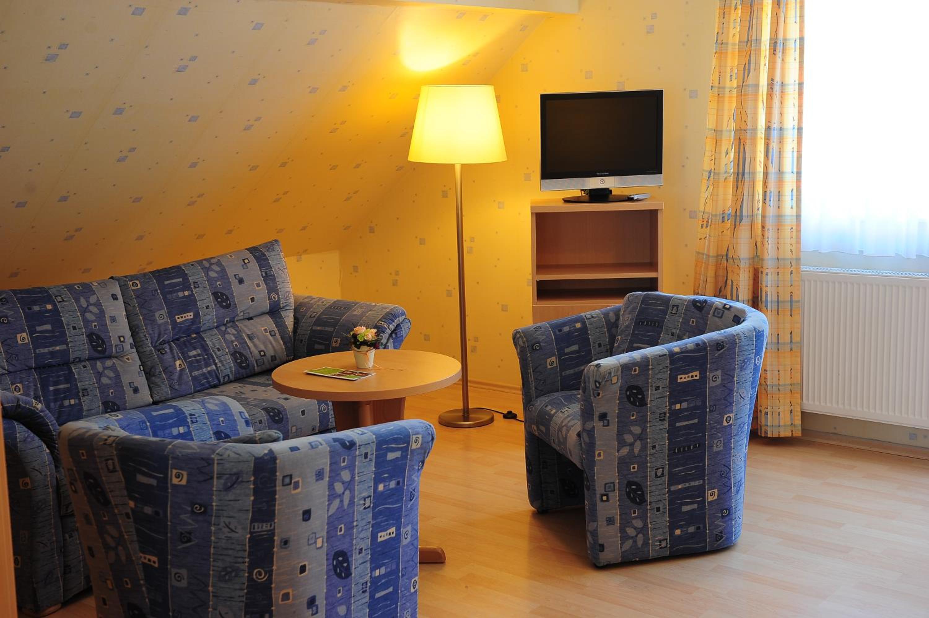 Apartment with Balcony photo 2