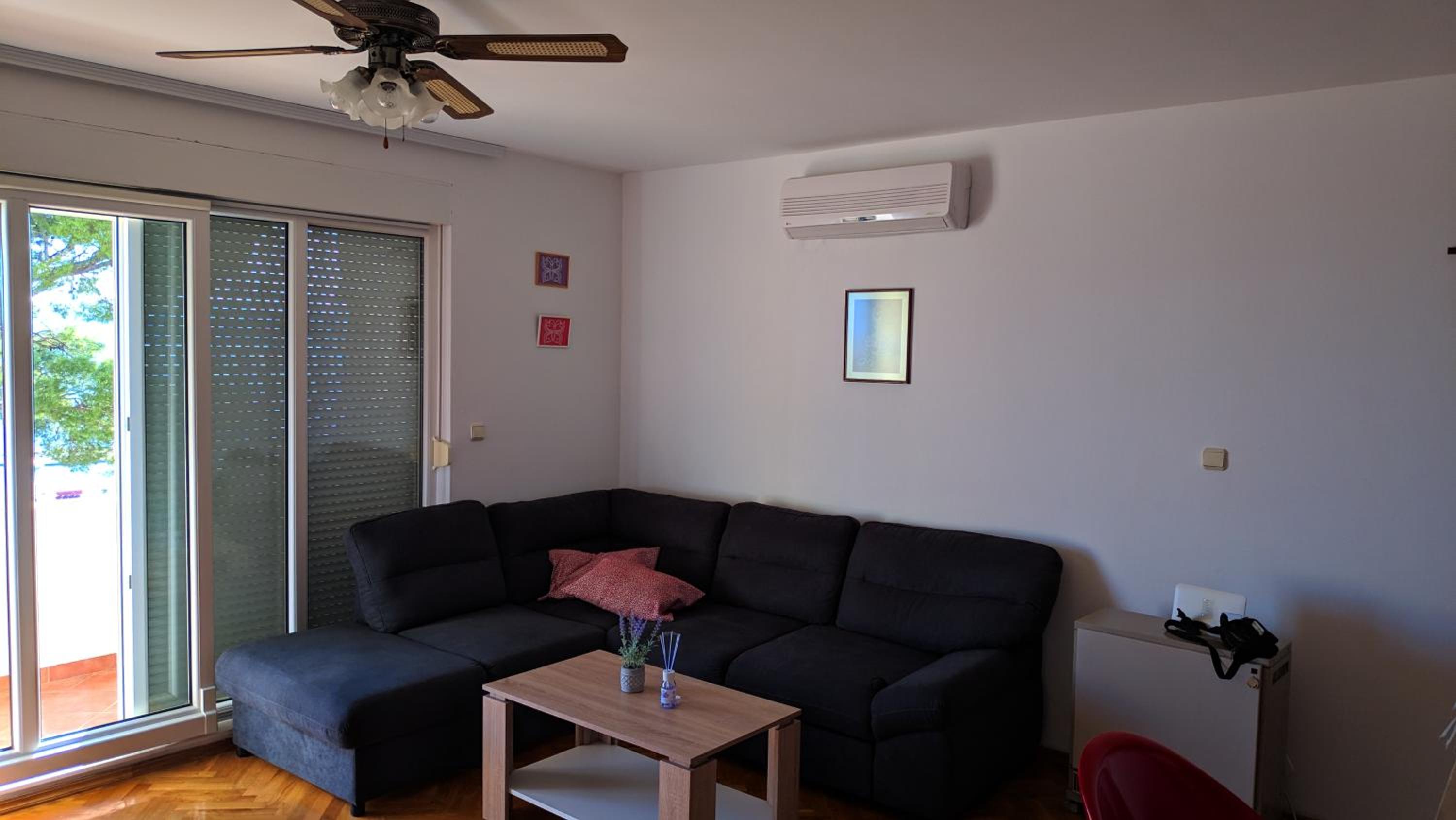 Apartment photo 2
