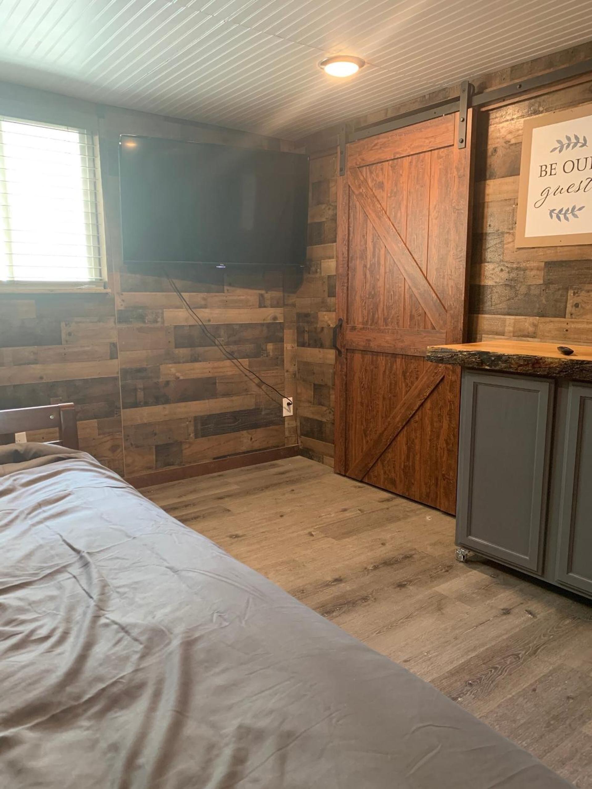 One-Bedroom House photo 1