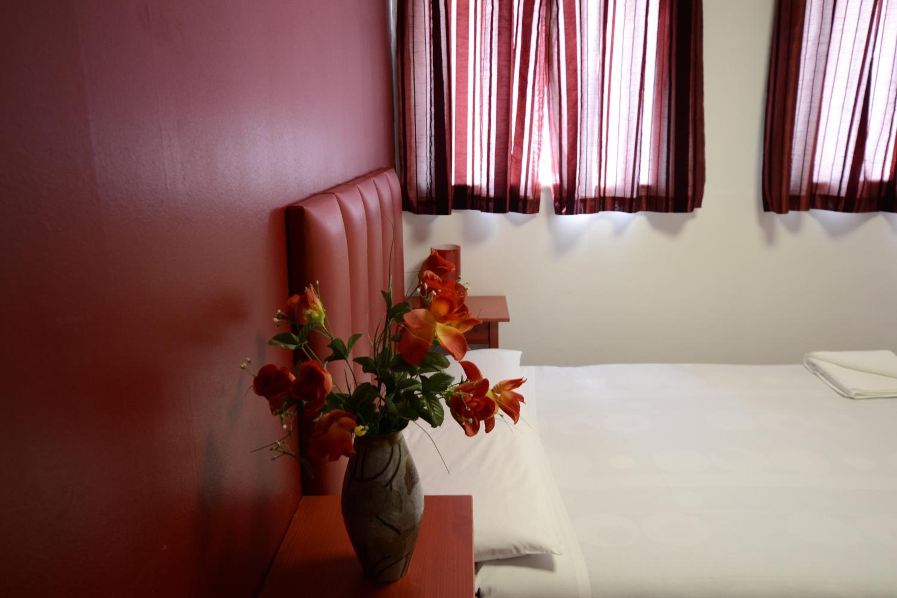 Double Room - Photo 6
