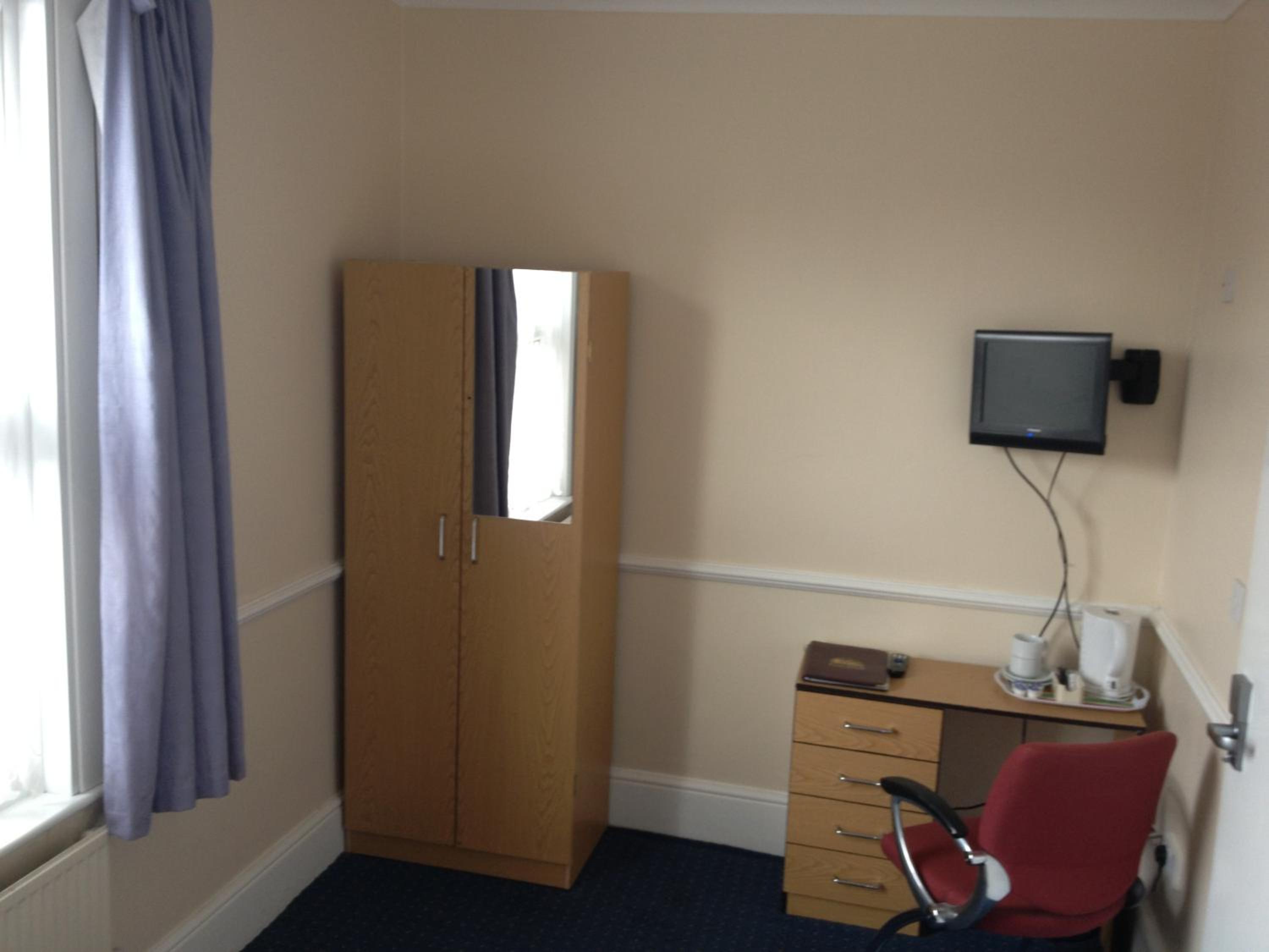 Double Room - Photo 10