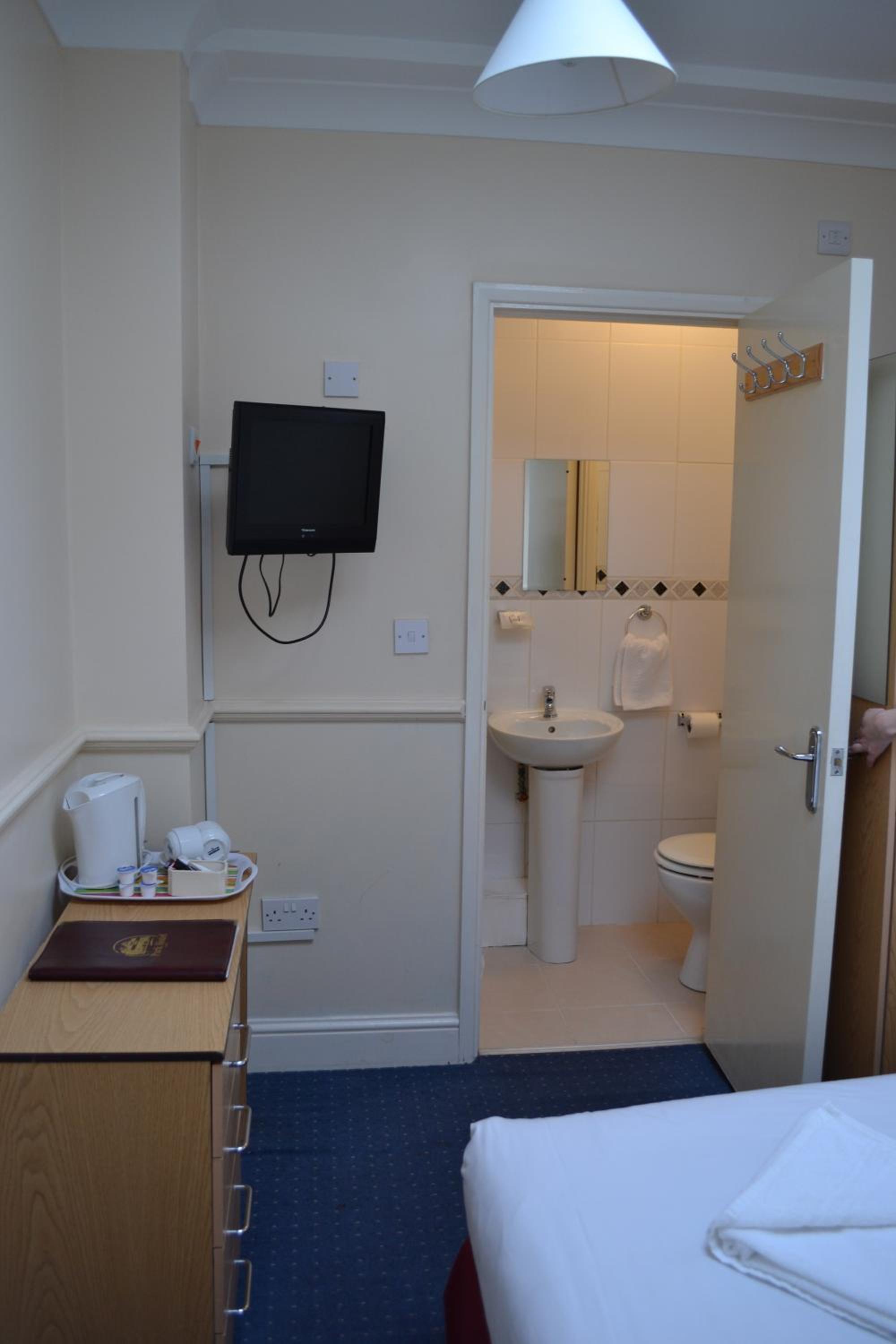 Double Room - Photo 2