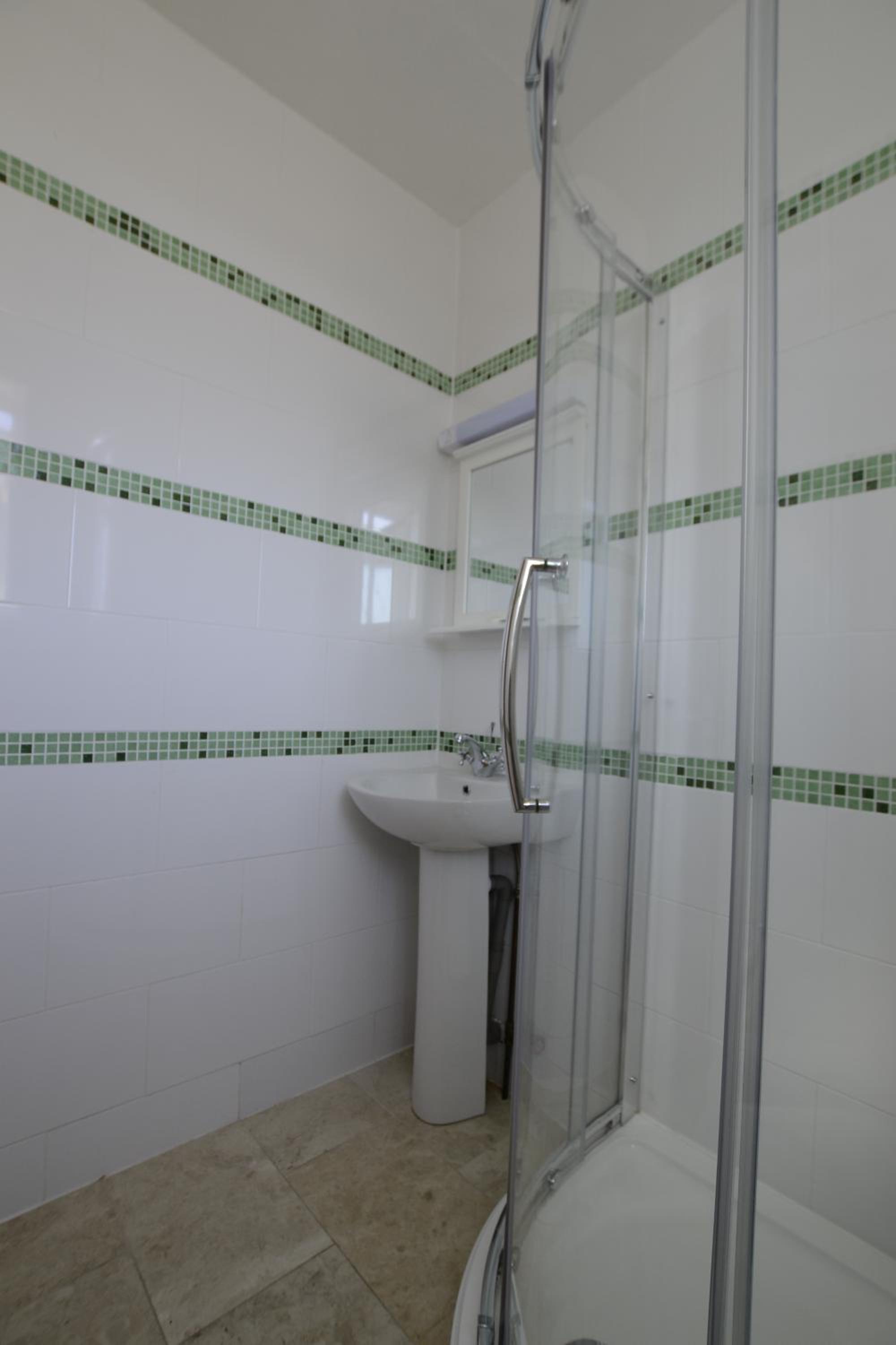 Twin Room - Photo 2