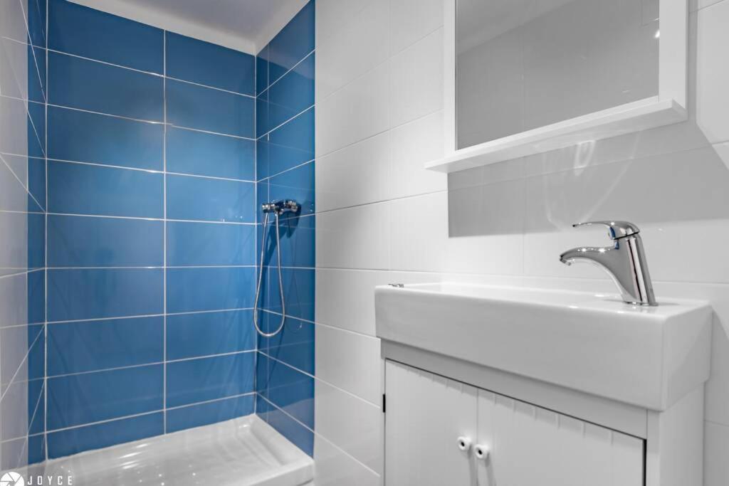 Two-Bedroom Apartment - Photo 10