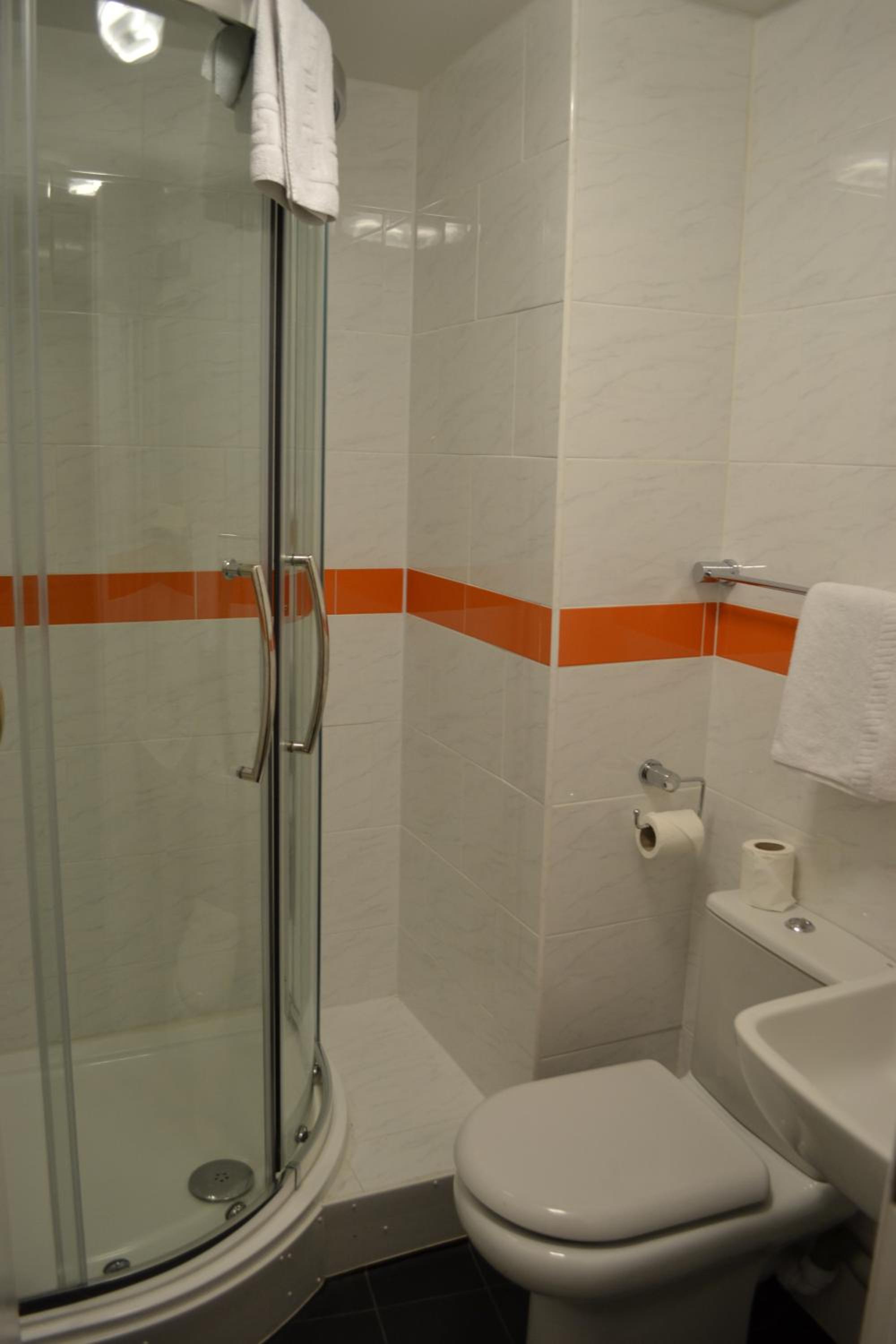 Quadruple Room - Photo 3