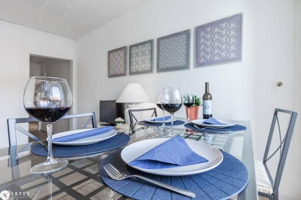 Apartment with Balcony - Photo 7