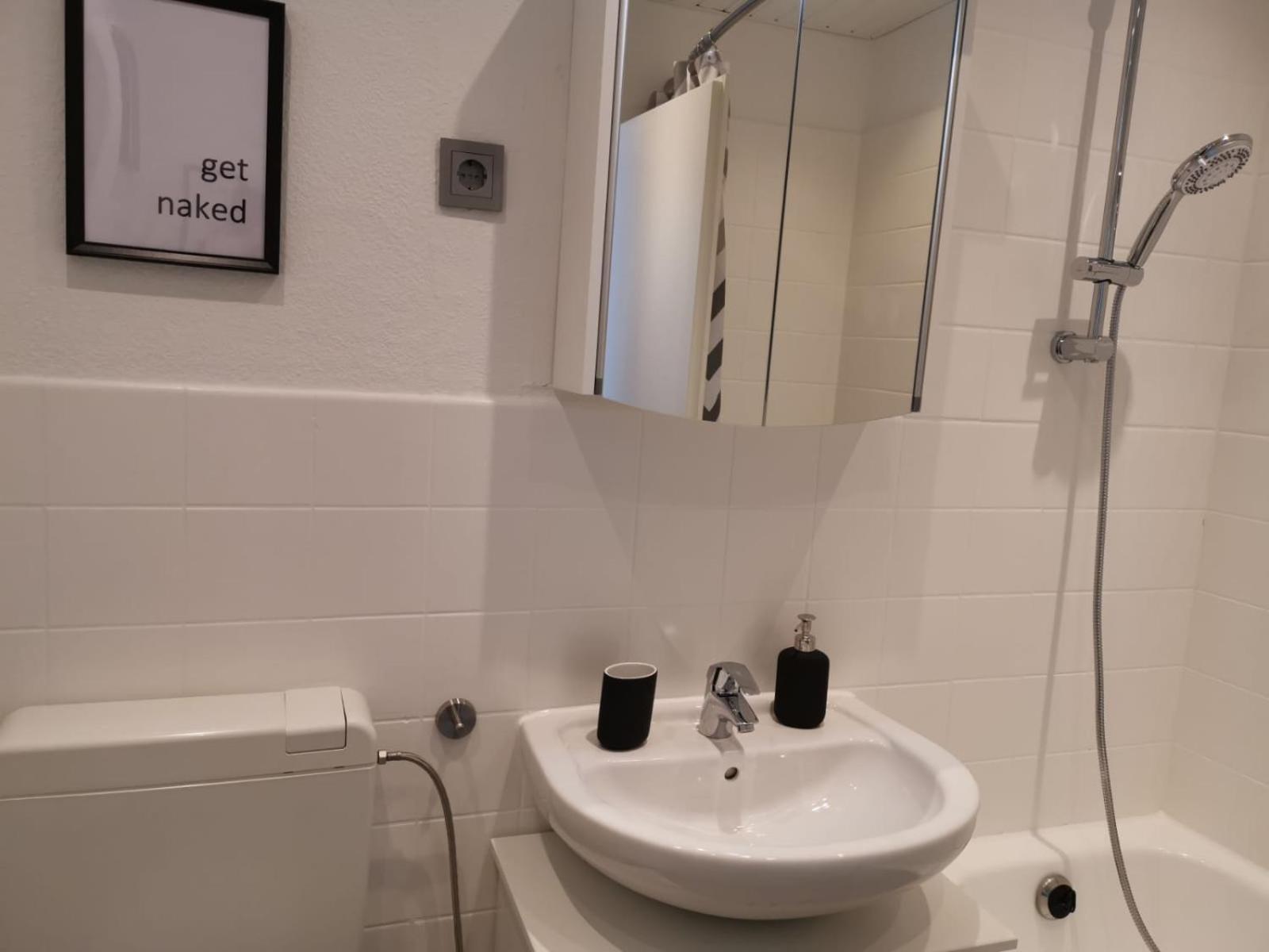 One-Bedroom Apartment - Photo 16