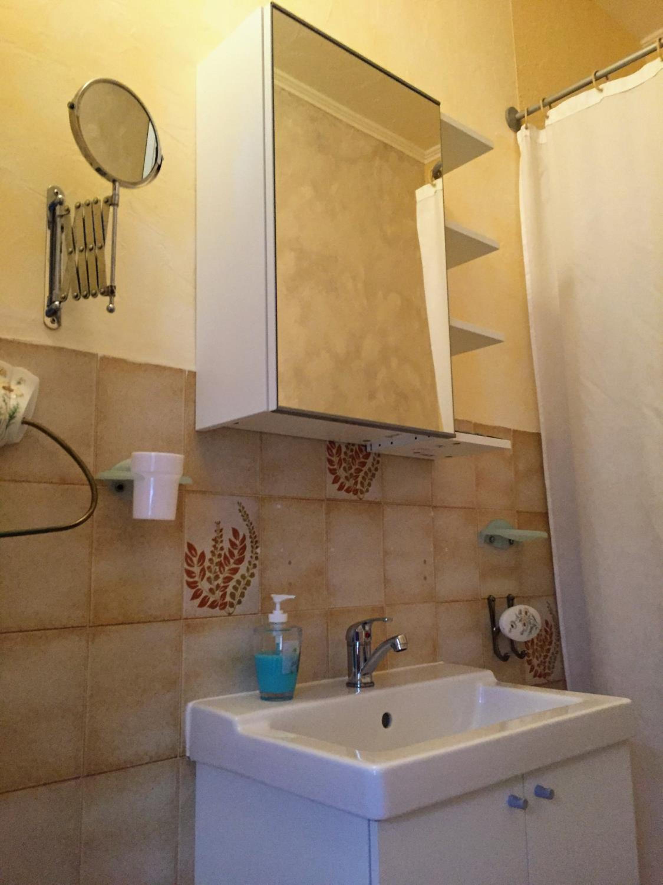 Budget Single Room photo 3